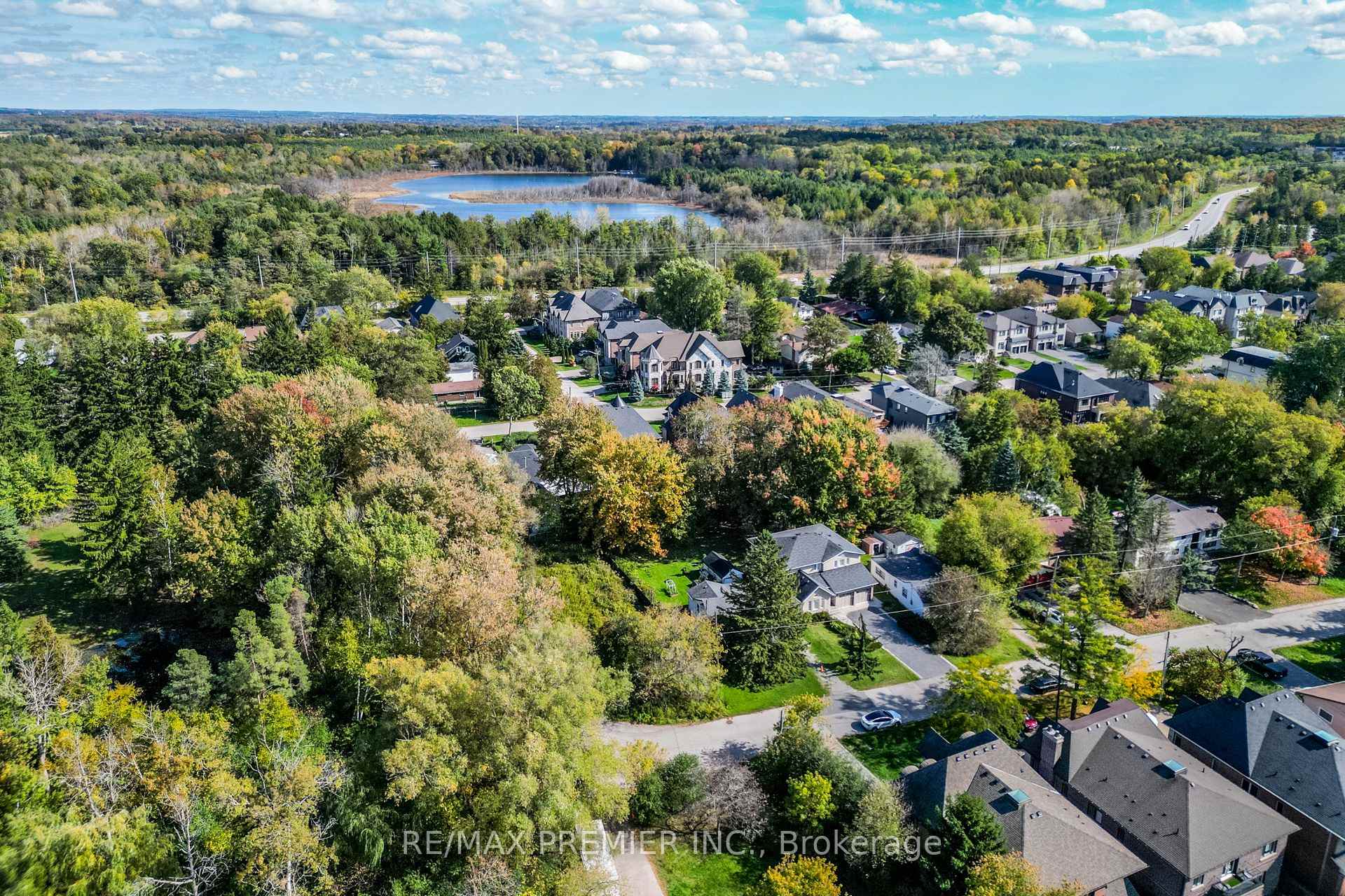 Photo 21 of Fergus Avenue, Richmond Hill, Oak Ridges Lake Wilcox — HOMEH