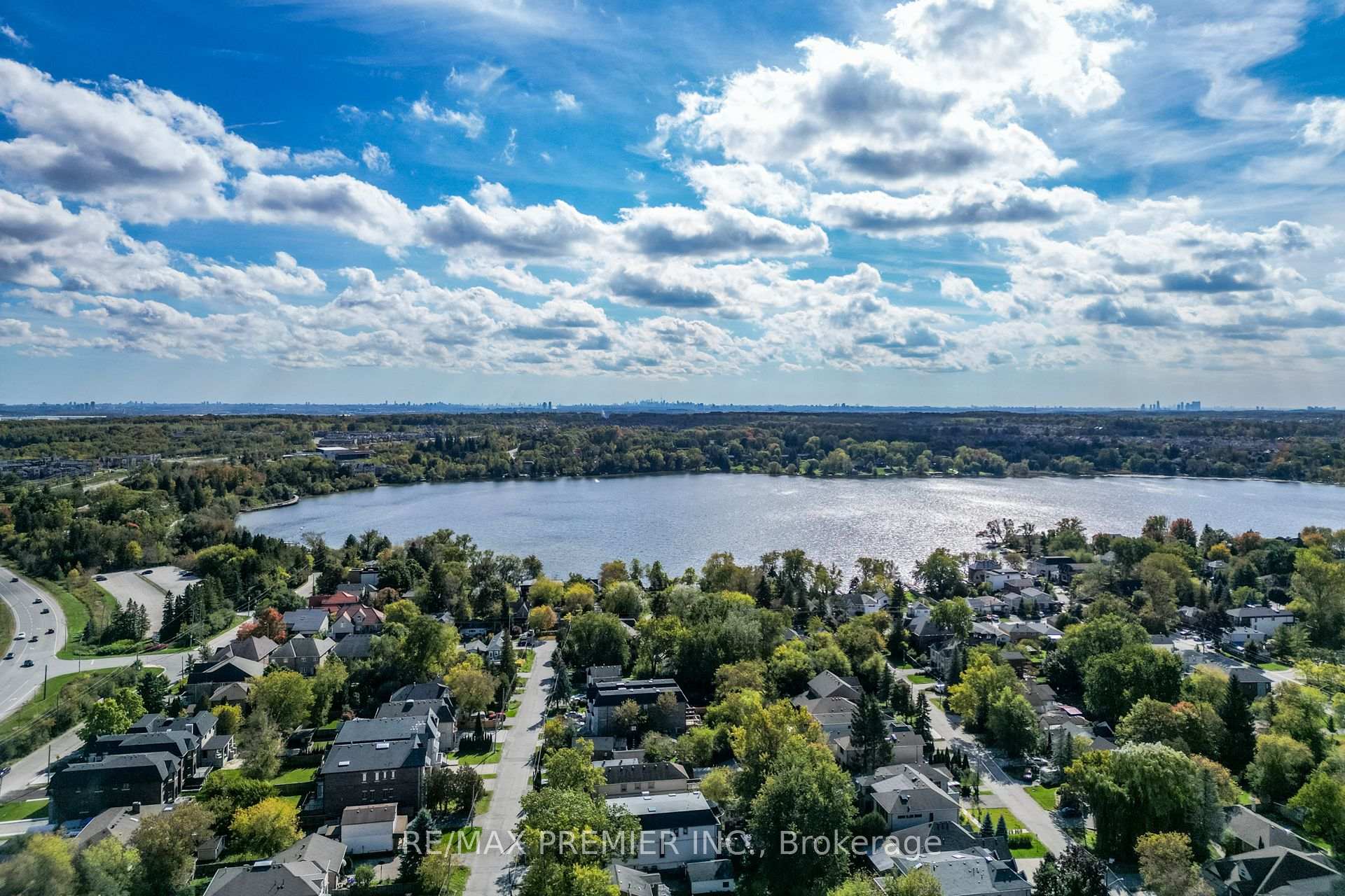 Photo 29 of Fergus Avenue, Richmond Hill, Oak Ridges Lake Wilcox — HOMEH