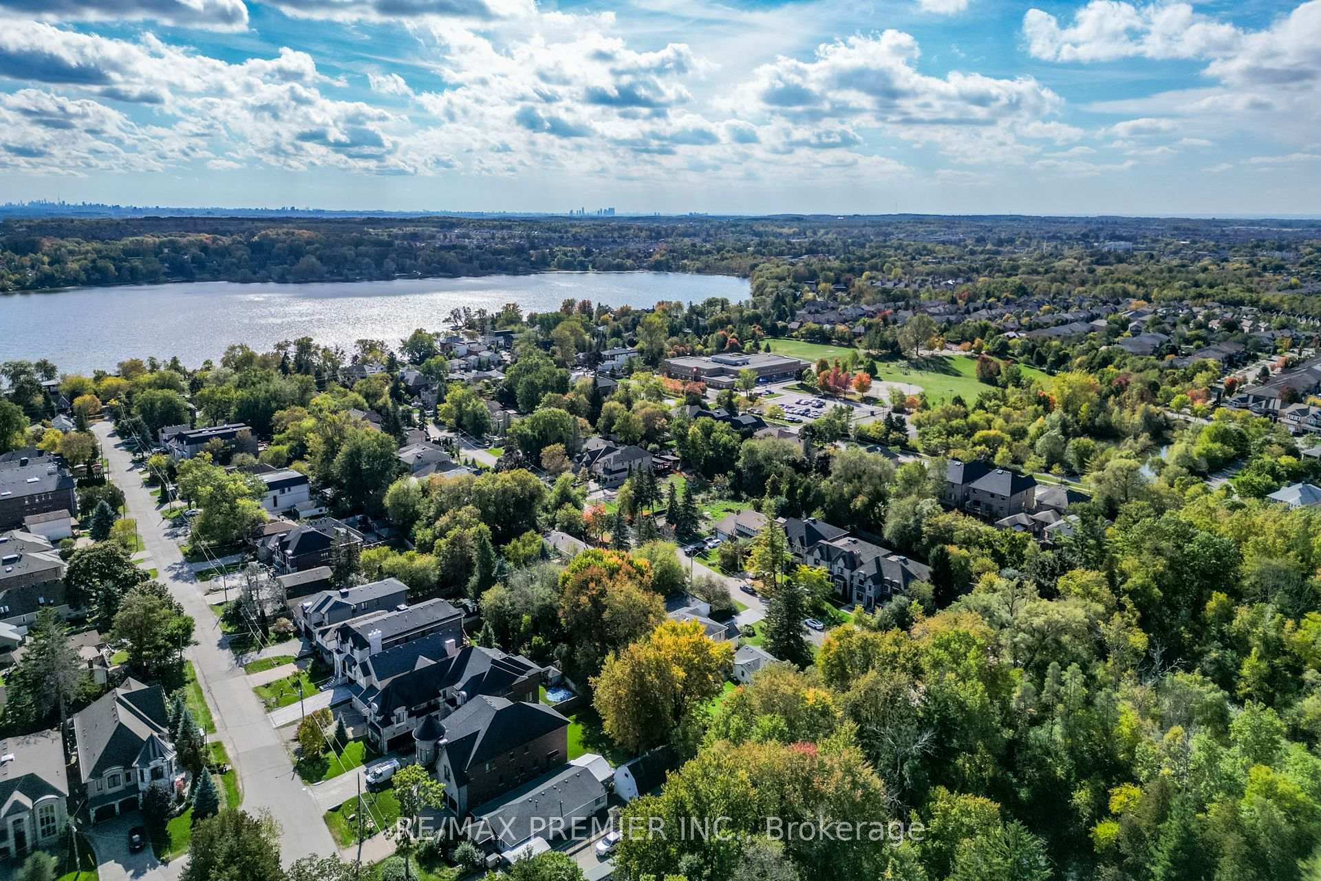 Photo 34 of Fergus Avenue, Richmond Hill, Oak Ridges Lake Wilcox — HOMEH