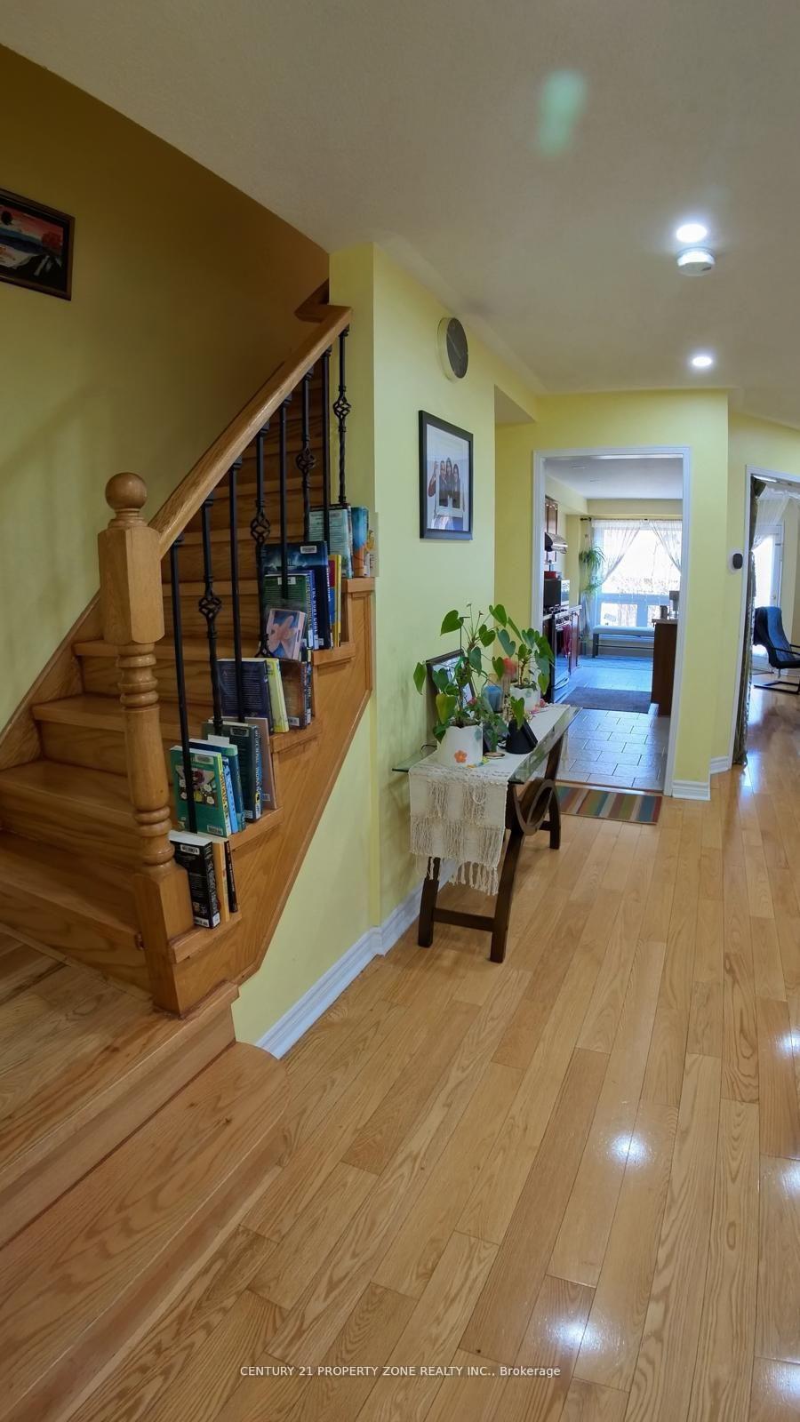 Photo 8 of 3822 Spicewood Way, Mississauga, Lisgar — HOMEH