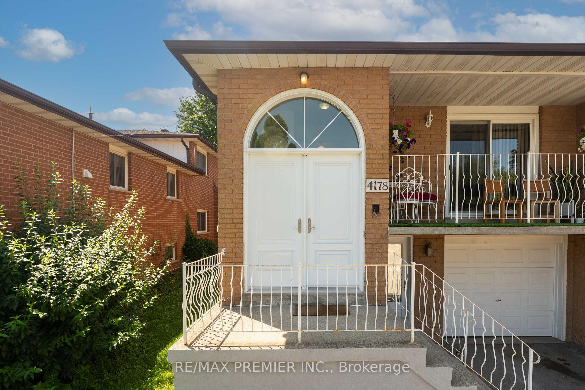 Photo 2 of 4178 Dursley Crescent, Mississauga, Rathwood — HOMEH