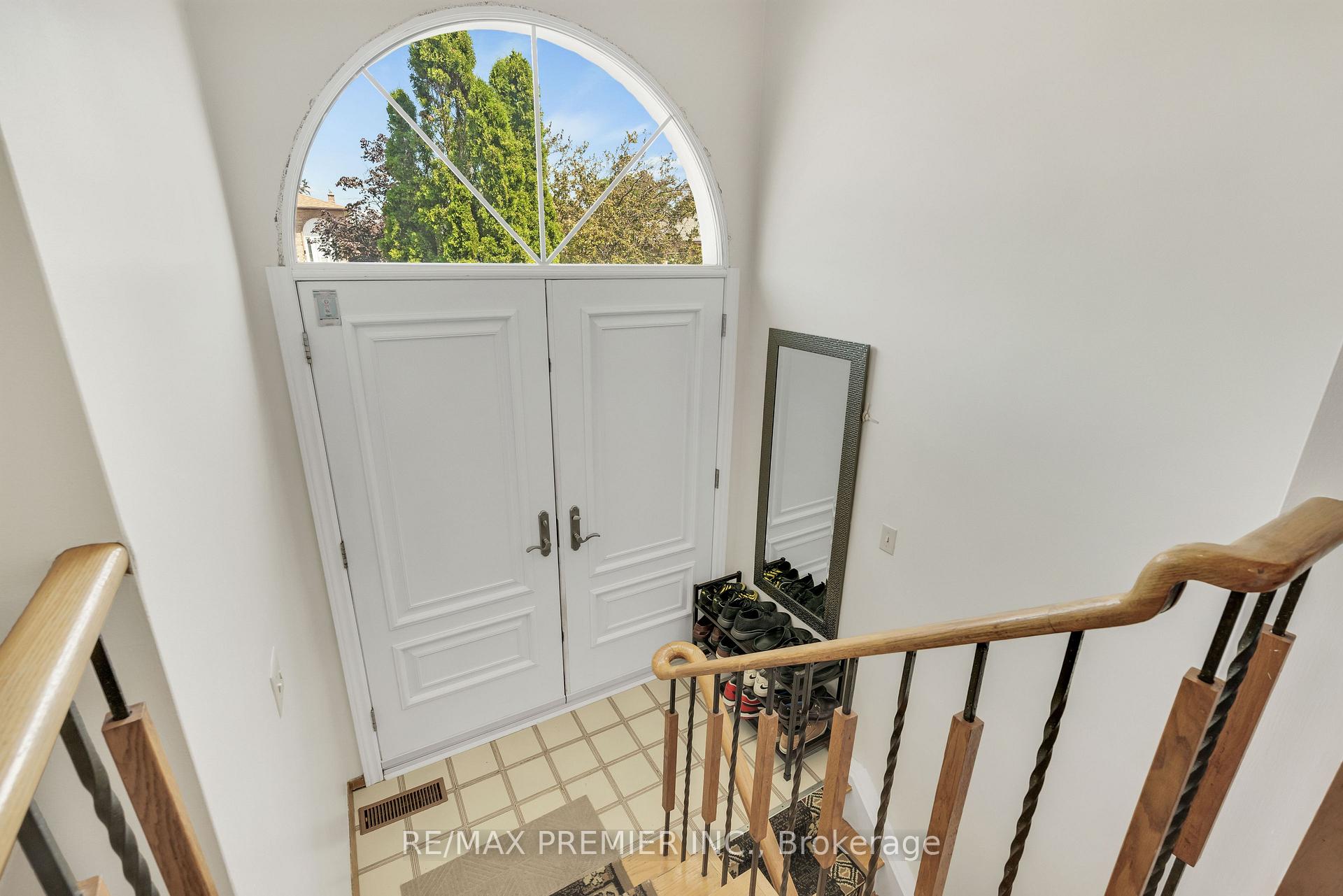Photo 3 of 4178 Dursley Crescent, Mississauga, Rathwood — HOMEH