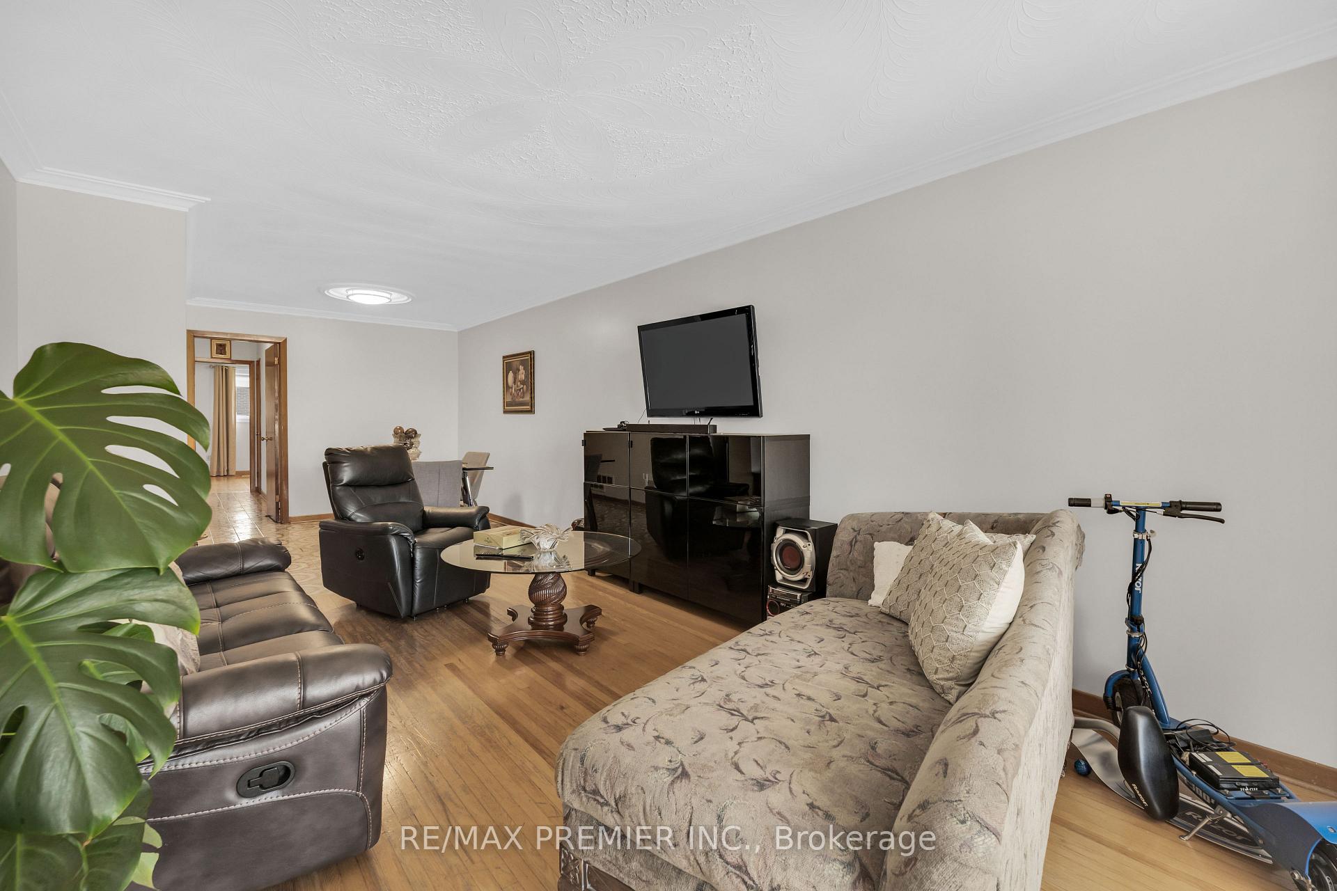 Photo 4 of 4178 Dursley Crescent, Mississauga, Rathwood — HOMEH