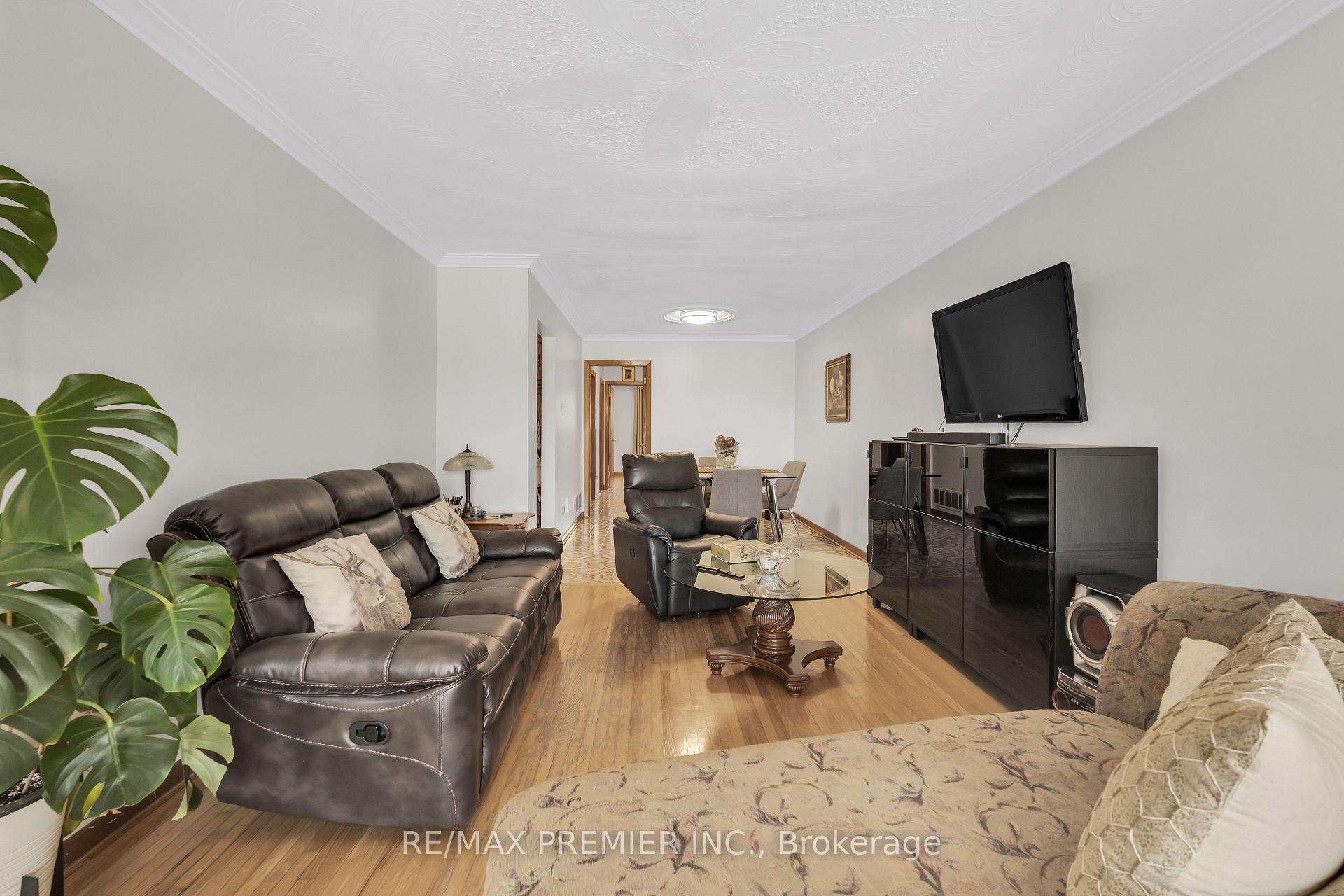 Photo 5 of 4178 Dursley Crescent, Mississauga, Rathwood — HOMEH