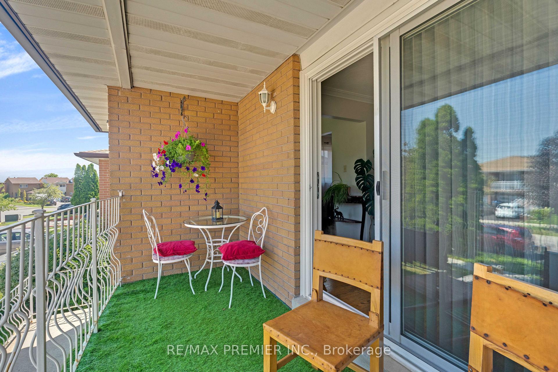 Photo 12 of 4178 Dursley Crescent, Mississauga, Rathwood — HOMEH