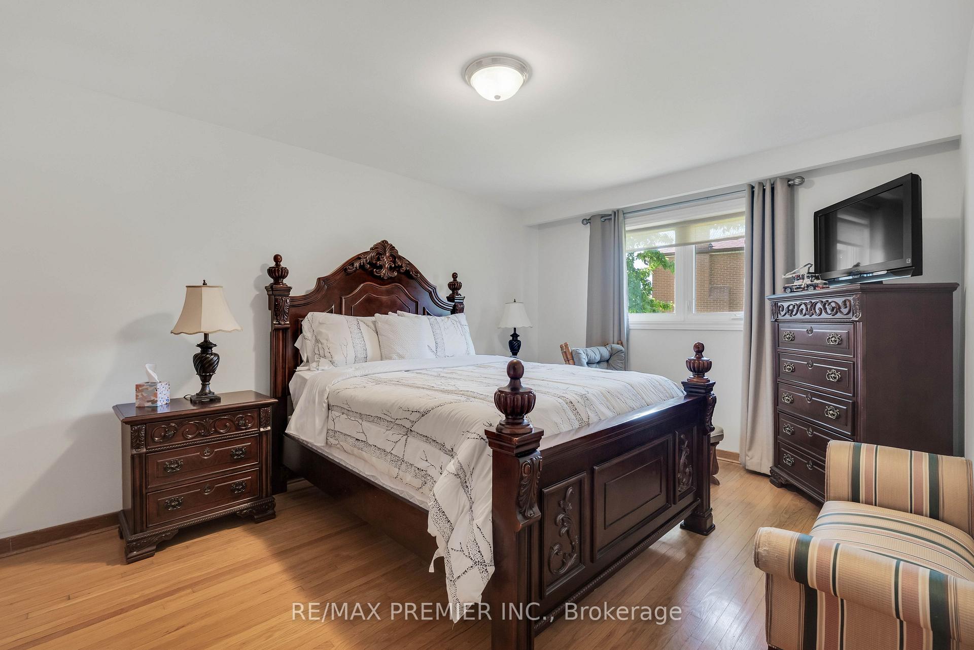 Photo 16 of 4178 Dursley Crescent, Mississauga, Rathwood — HOMEH