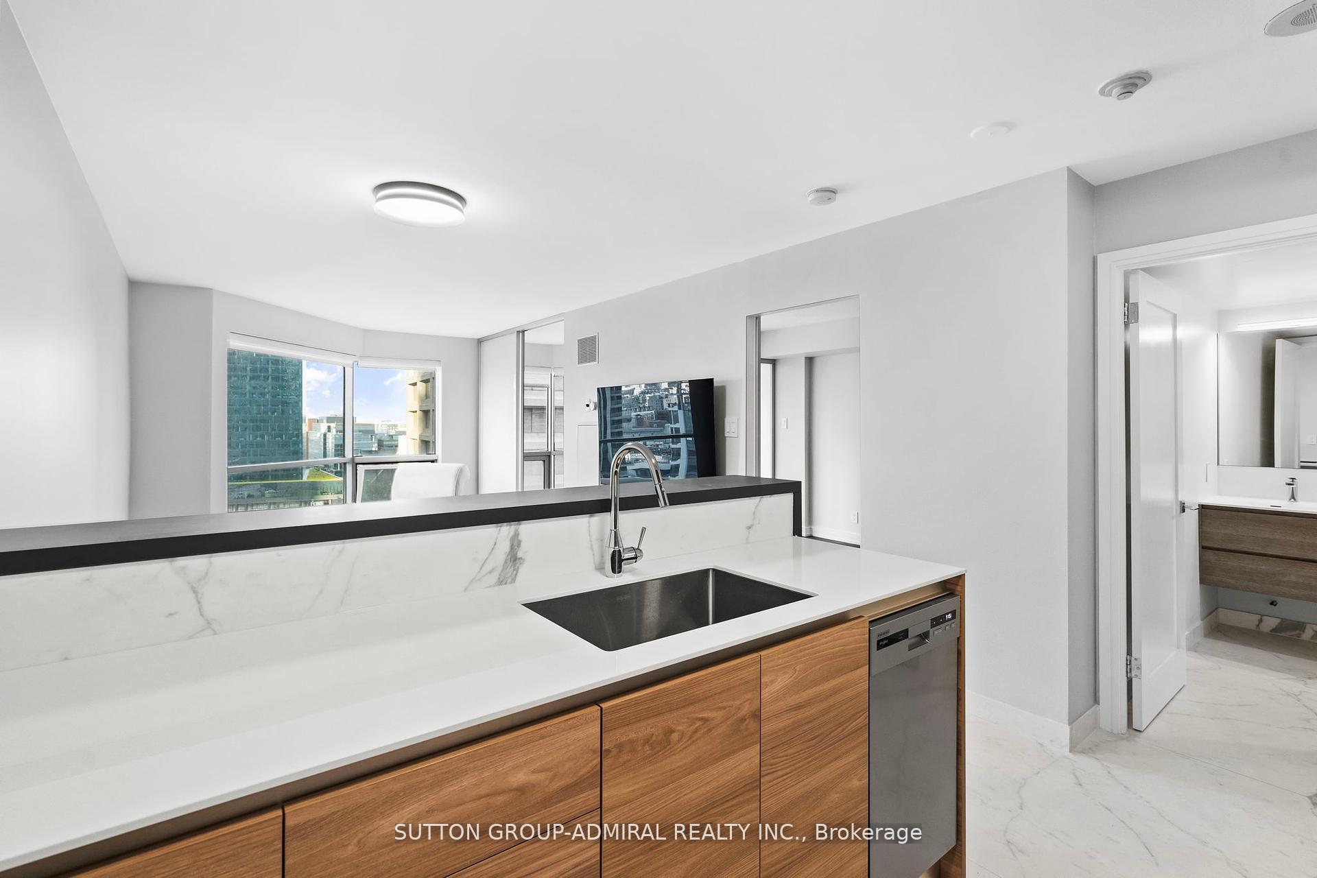 Photo 4 of Unit 1910, 10 Yonge Street, Toronto, Waterfront Communities — HOMEH