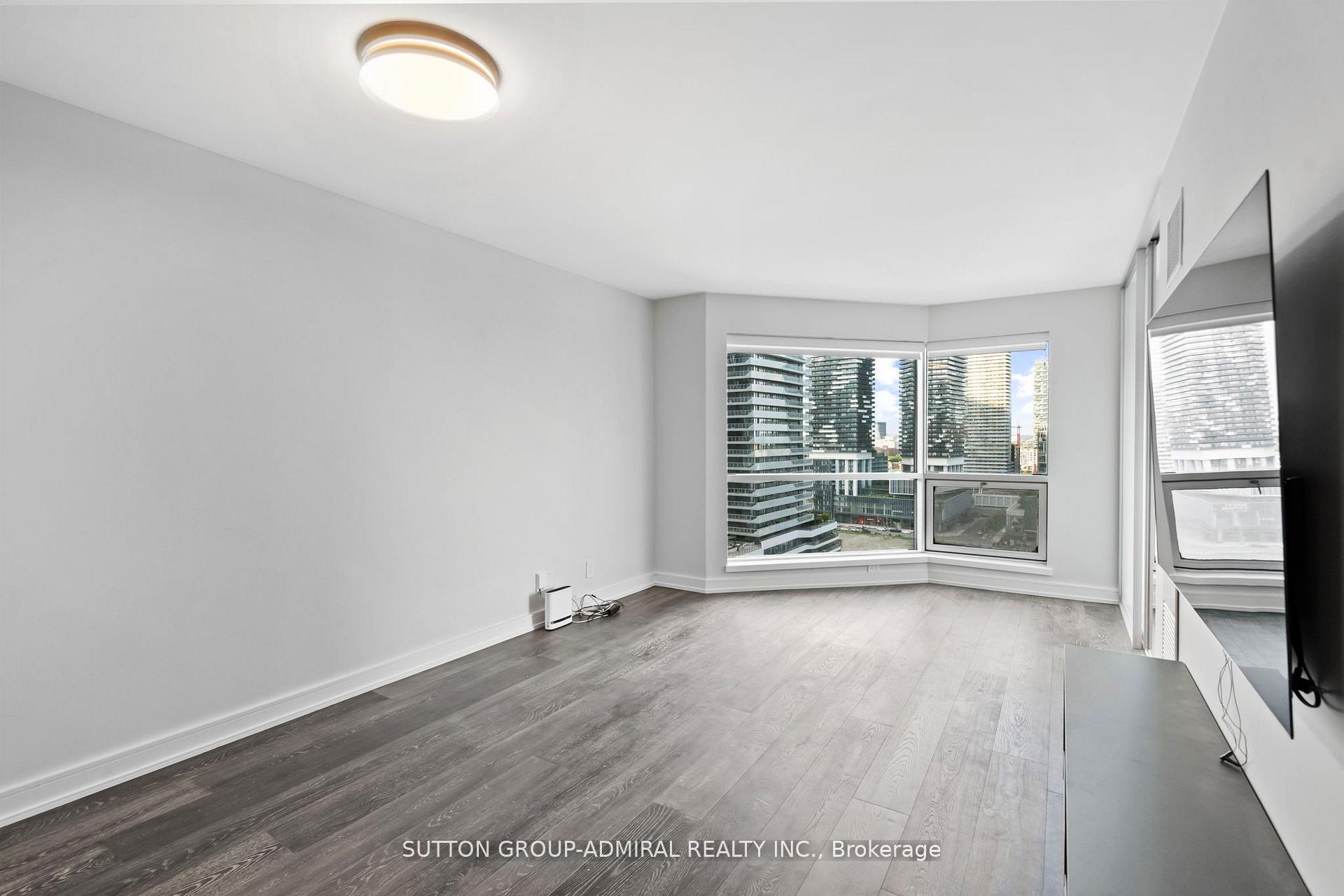 Photo 9 of Unit 1910, 10 Yonge Street, Toronto, Waterfront Communities — HOMEH