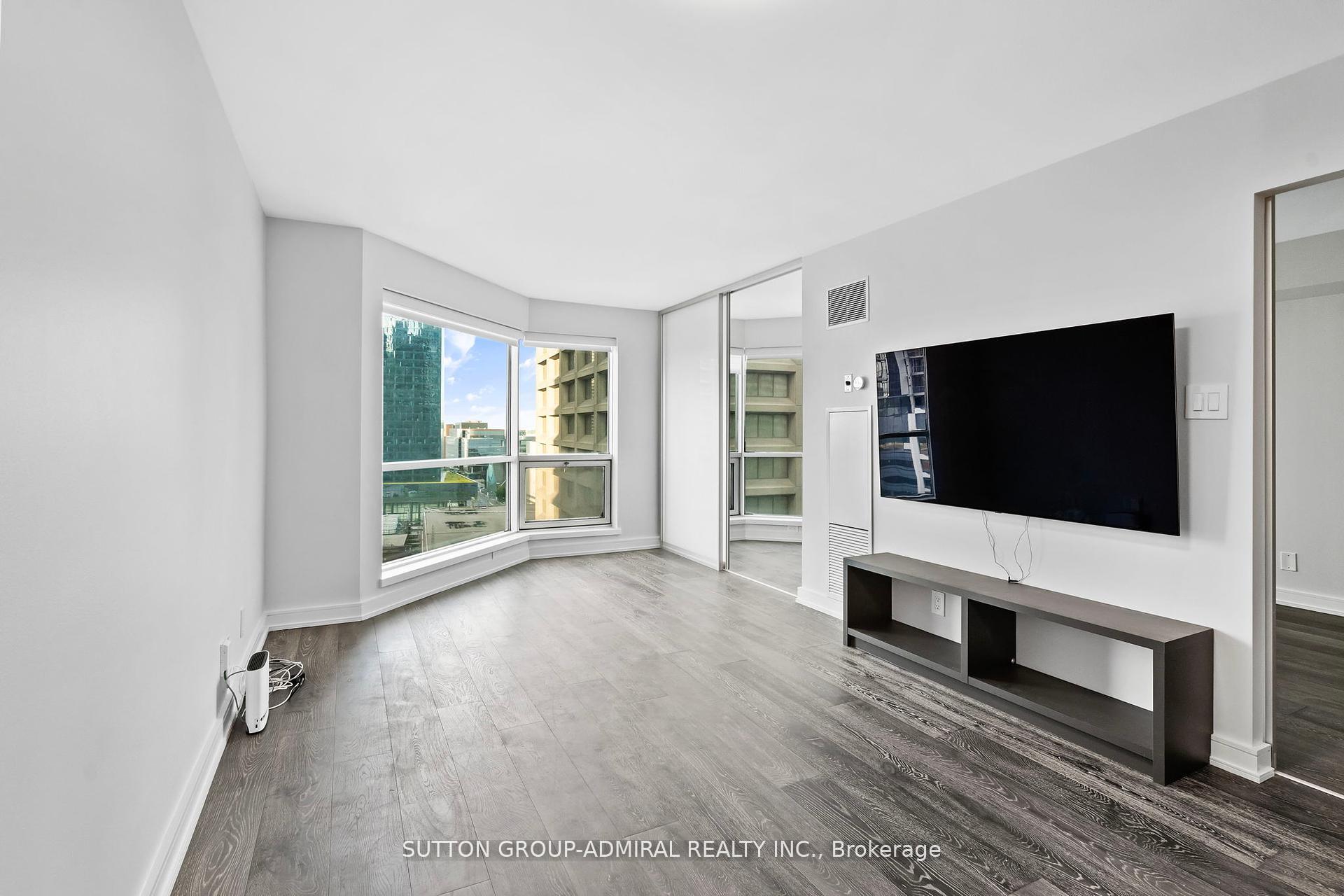 Photo 10 of Unit 1910, 10 Yonge Street, Toronto, Waterfront Communities — HOMEH