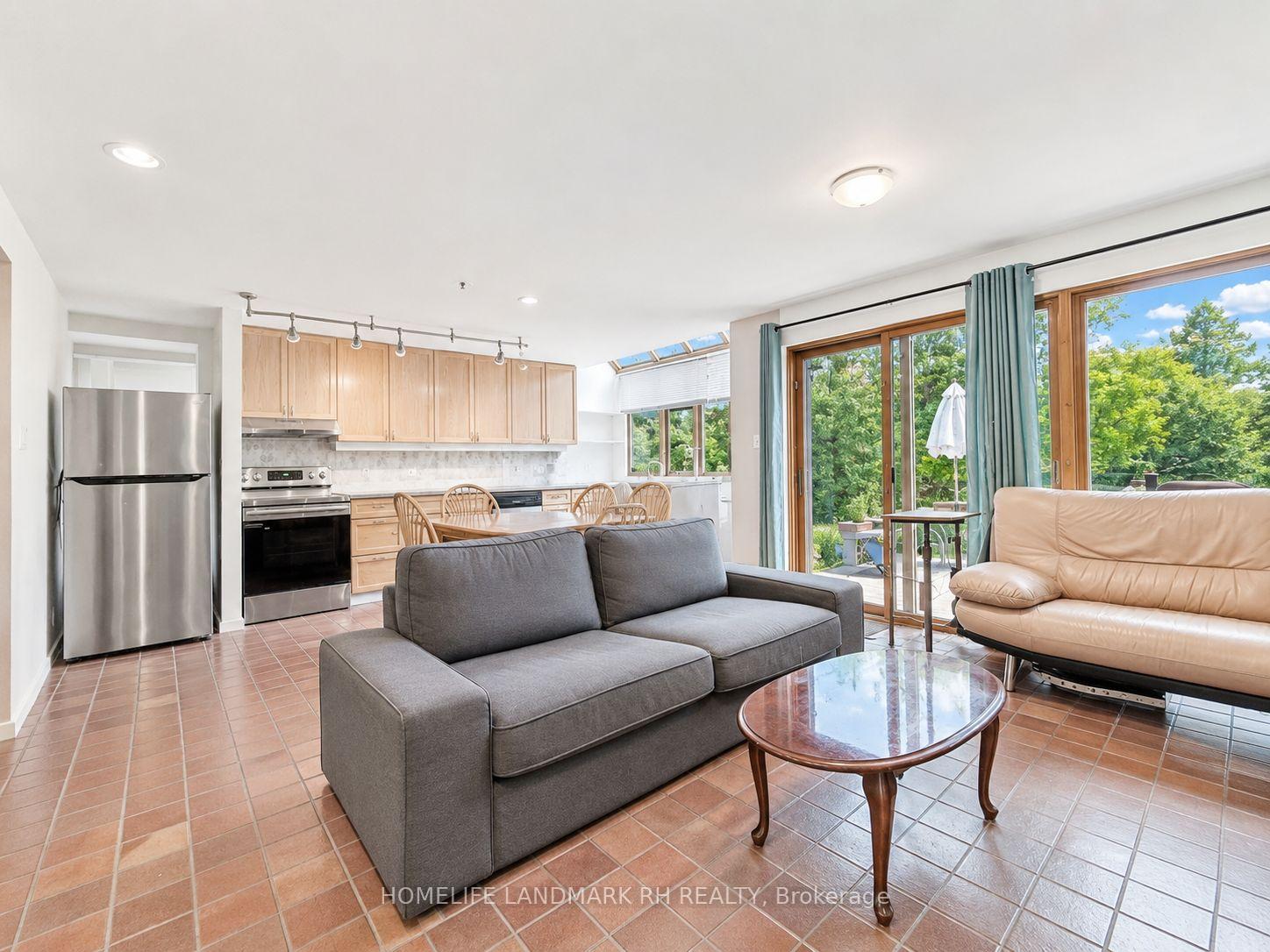 Photo 11 of 27 East Drive, Markham, Unionville — HOMEH