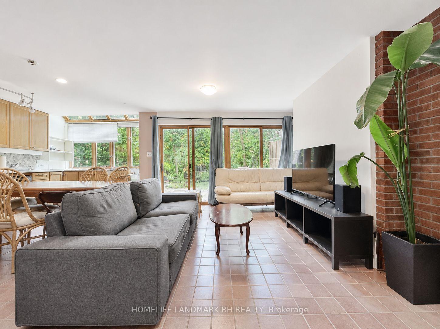 Photo 14 of 27 East Drive, Markham, Unionville — HOMEH