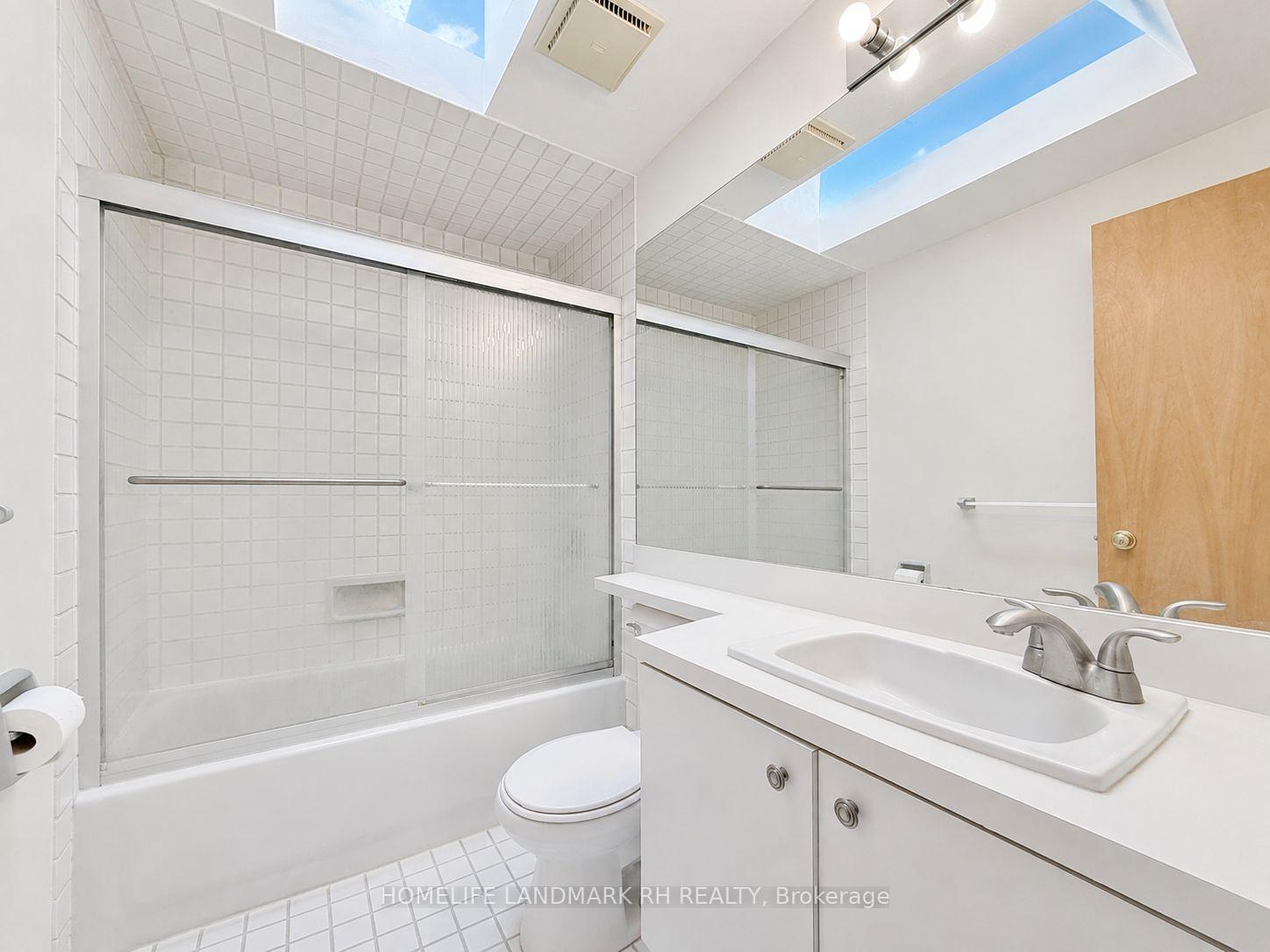 Photo 16 of 27 East Drive, Markham, Unionville — HOMEH