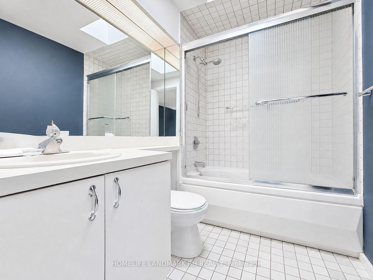 Photo 19 of 27 East Drive, Markham, Unionville — HOMEH