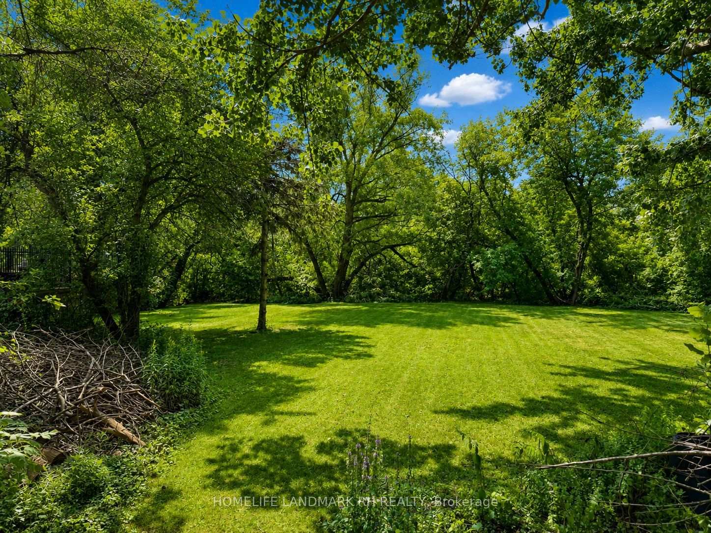 Photo 26 of 27 East Drive, Markham, Unionville — HOMEH