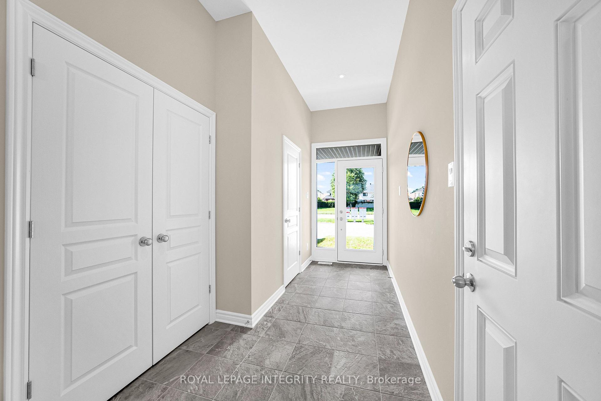 Photo 2 of 256 Dolce Crescent, Ottawa, Riverside South/Gloucester Glen — HOMEH