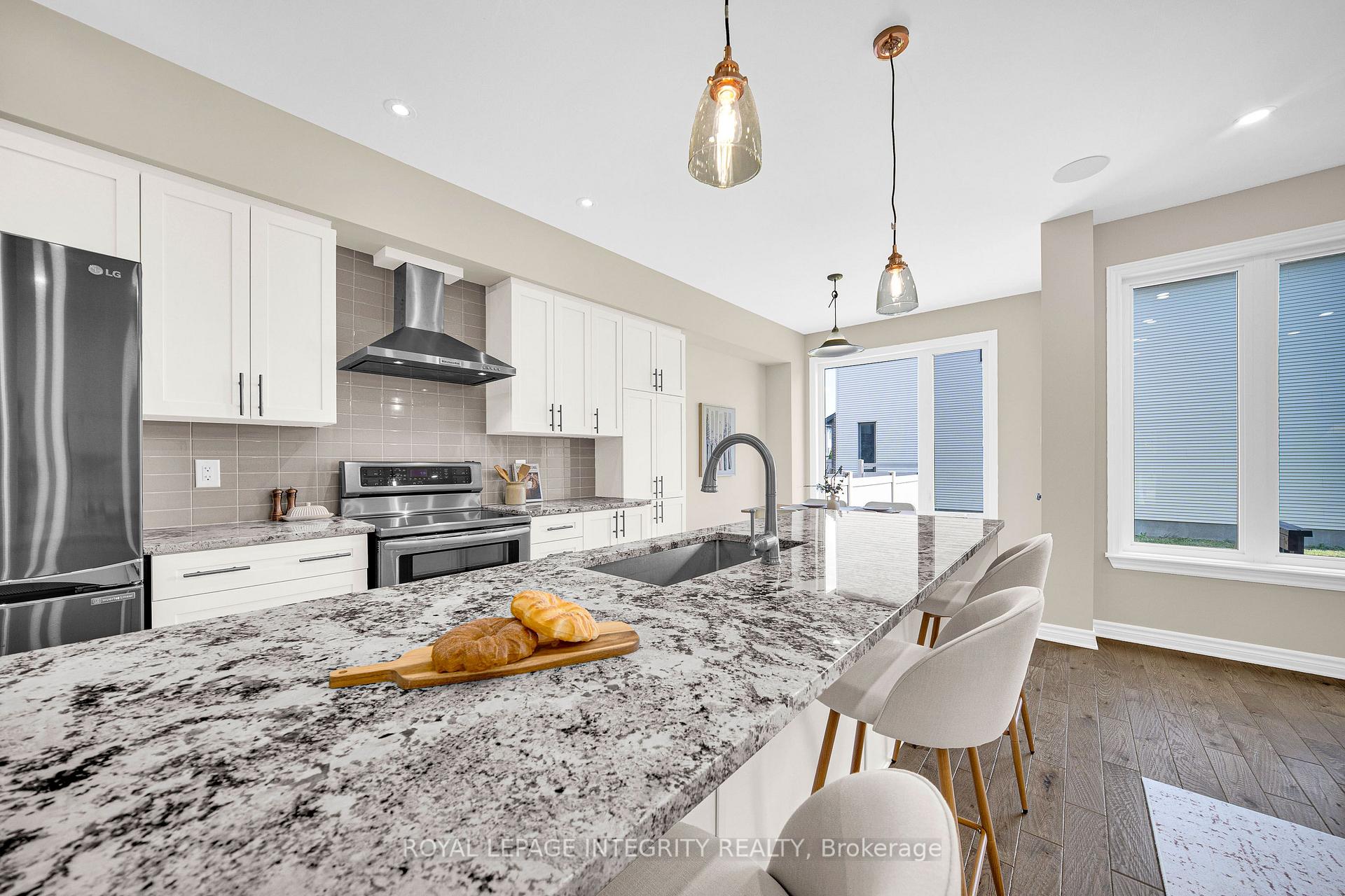 Photo 14 of 256 Dolce Crescent, Ottawa, Riverside South/Gloucester Glen — HOMEH
