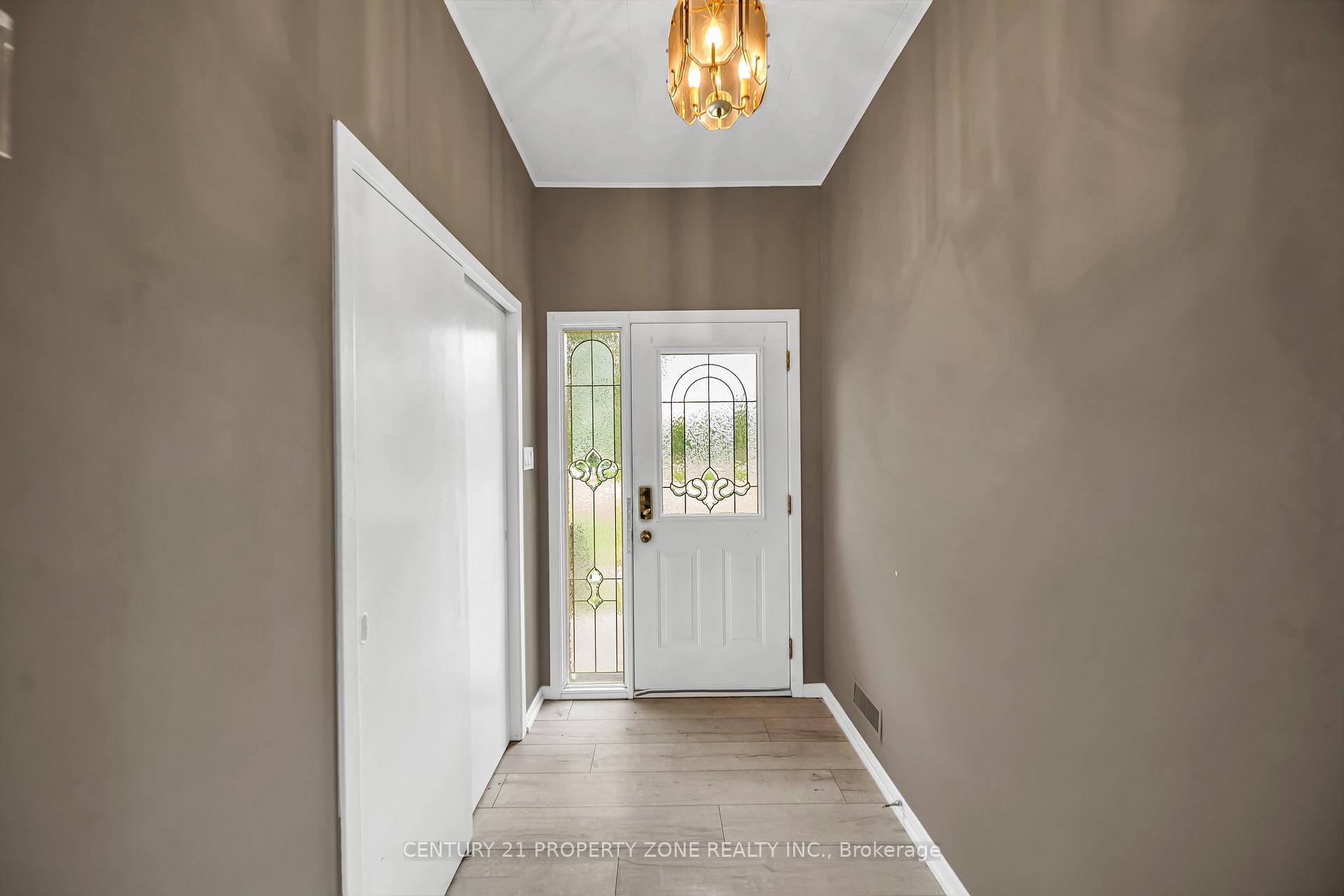 Photo 8 of 18580 Dufferin Street, King, Rural King — HOMEH