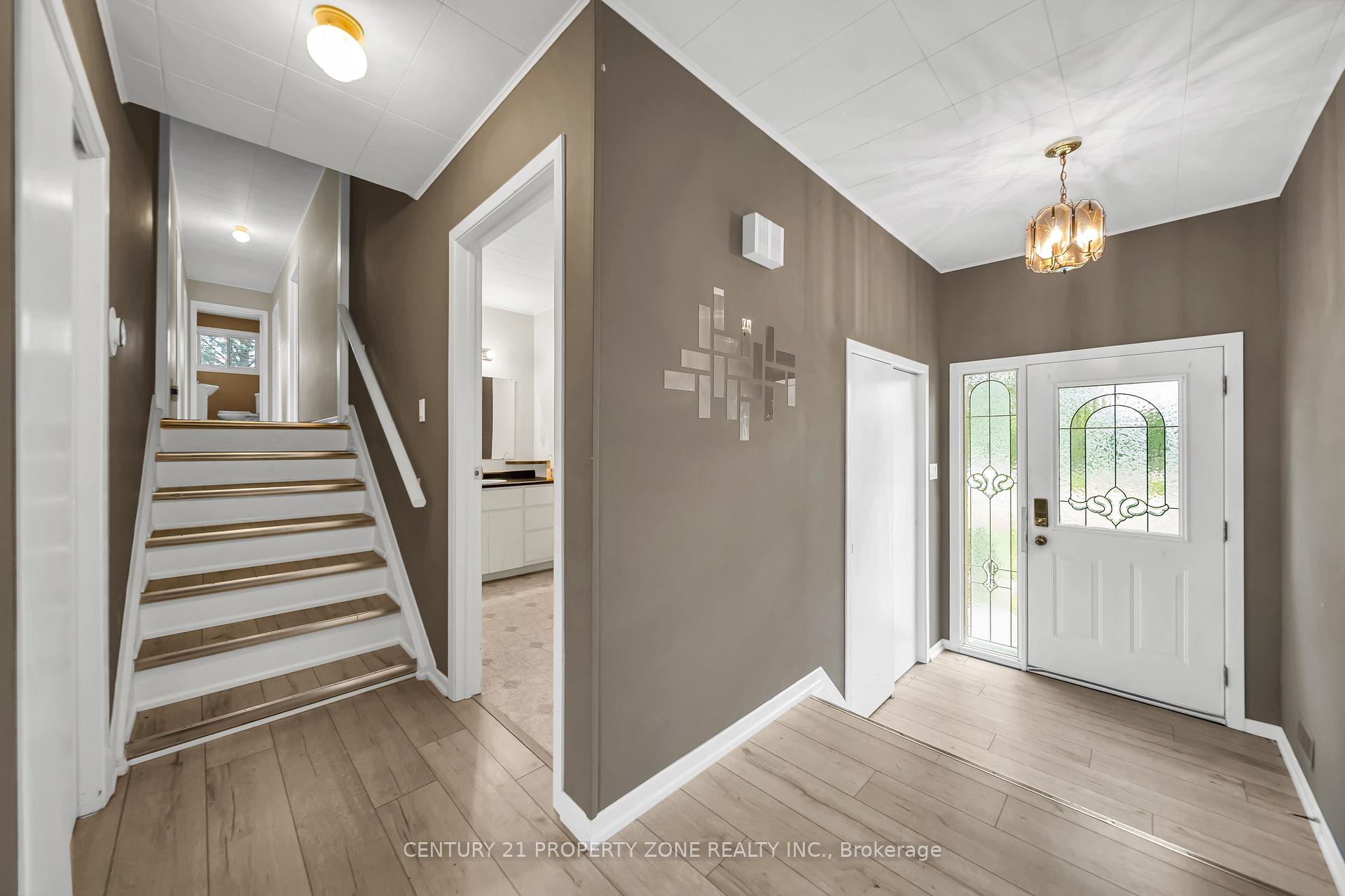 Photo 10 of 18580 Dufferin Street, King, Rural King — HOMEH