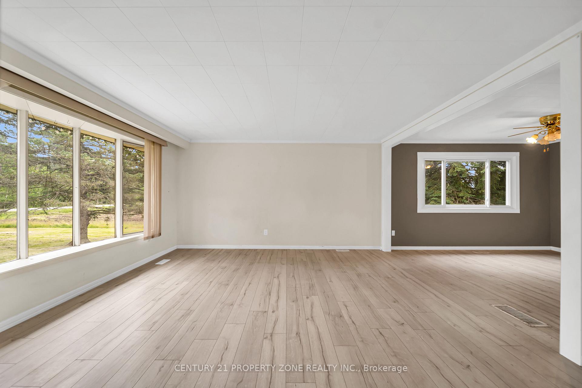Photo 11 of 18580 Dufferin Street, King, Rural King — HOMEH