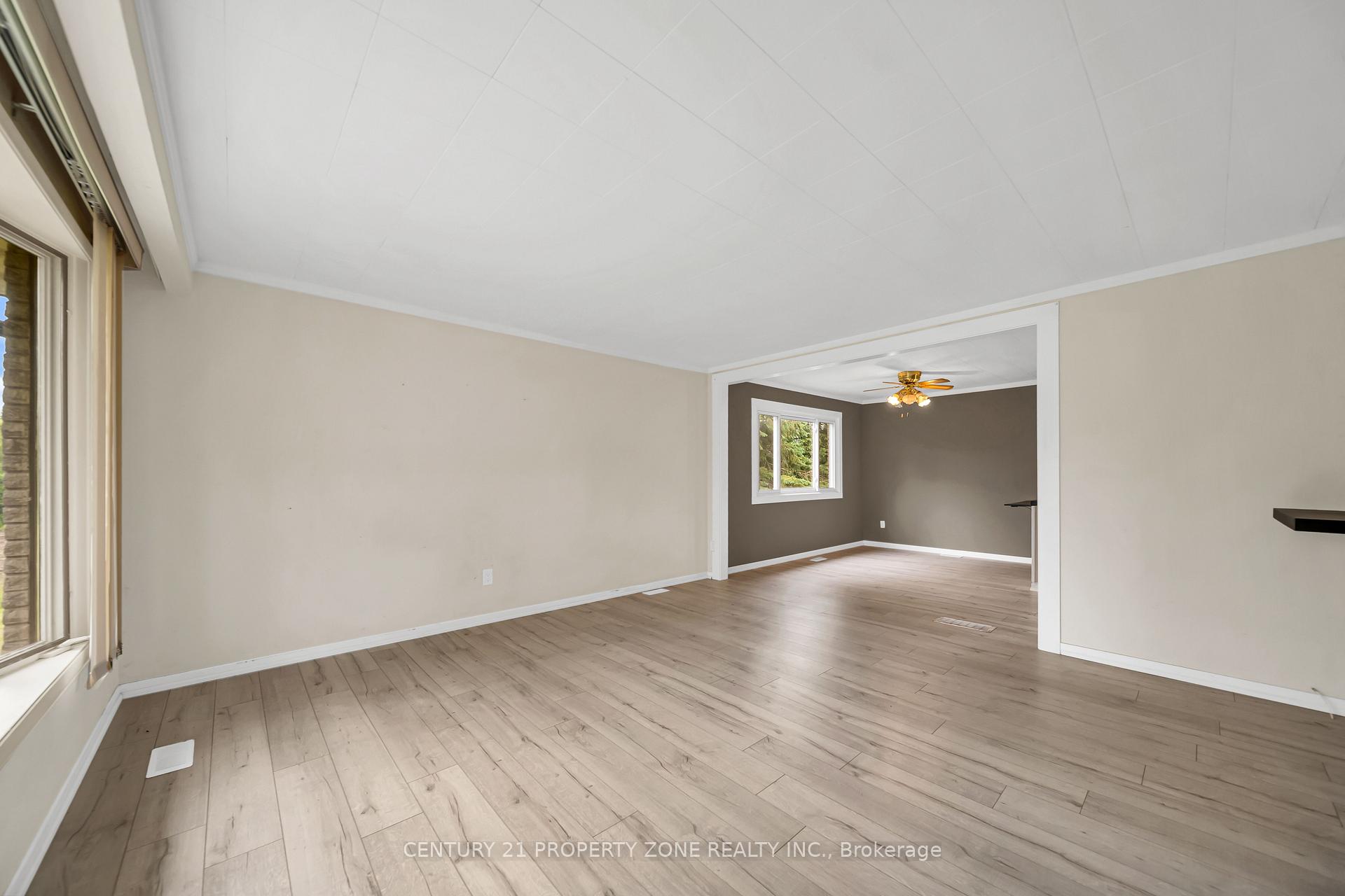 Photo 12 of 18580 Dufferin Street, King, Rural King — HOMEH