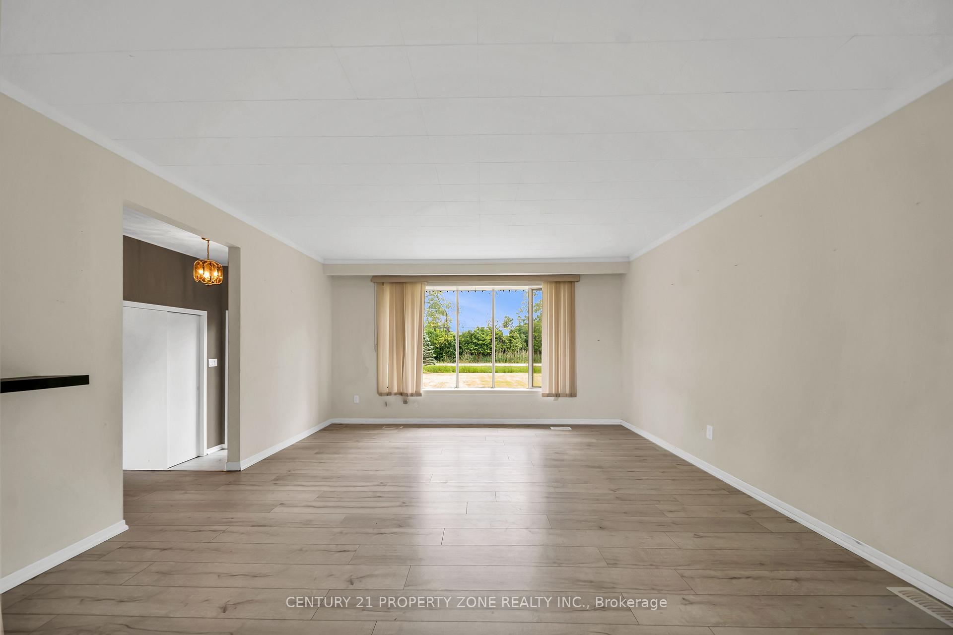Photo 14 of 18580 Dufferin Street, King, Rural King — HOMEH