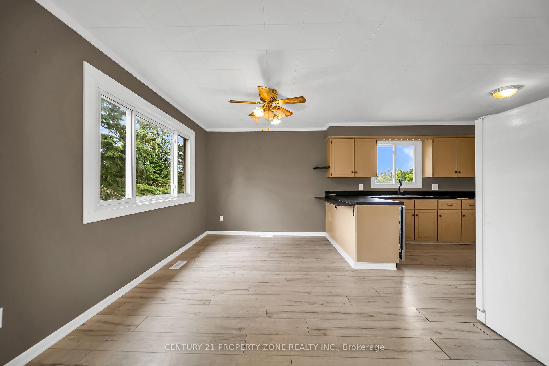 Photo 15 of 18580 Dufferin Street, King, Rural King — HOMEH