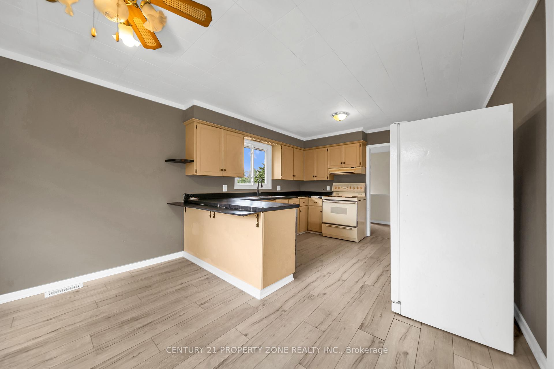 Photo 19 of 18580 Dufferin Street, King, Rural King — HOMEH