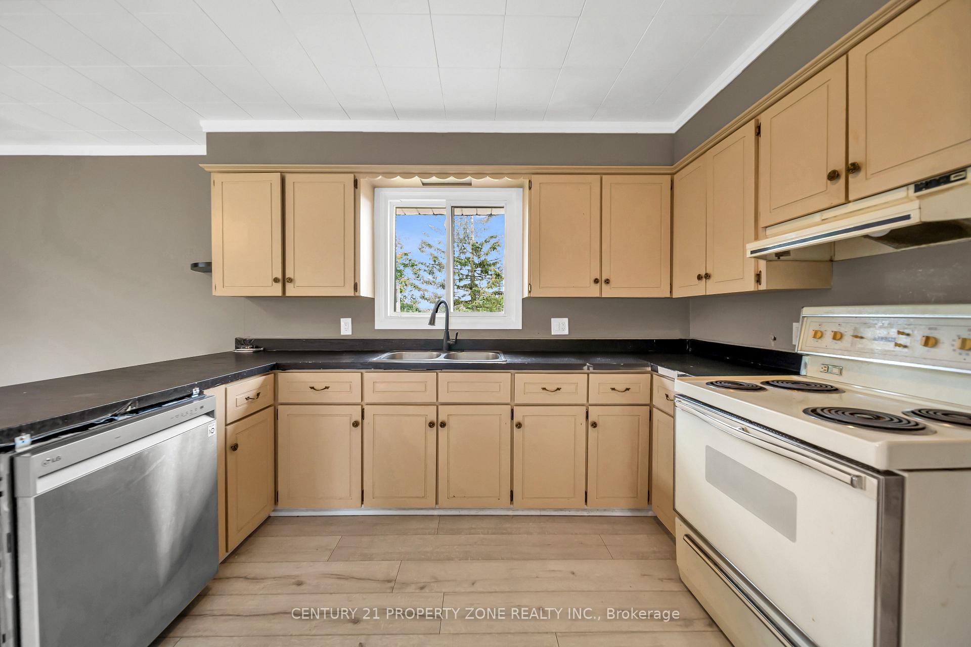 Photo 20 of 18580 Dufferin Street, King, Rural King — HOMEH