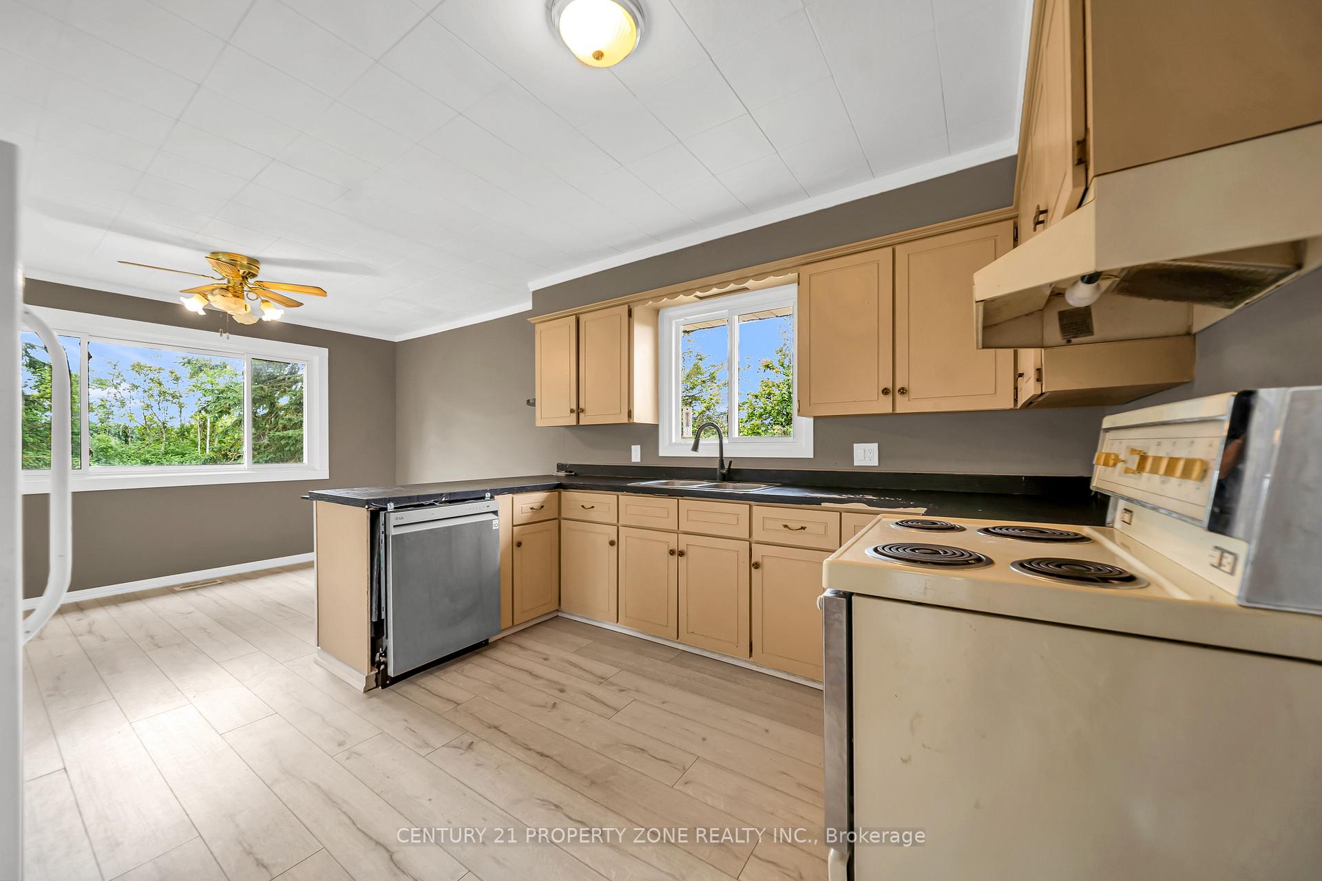Photo 21 of 18580 Dufferin Street, King, Rural King — HOMEH
