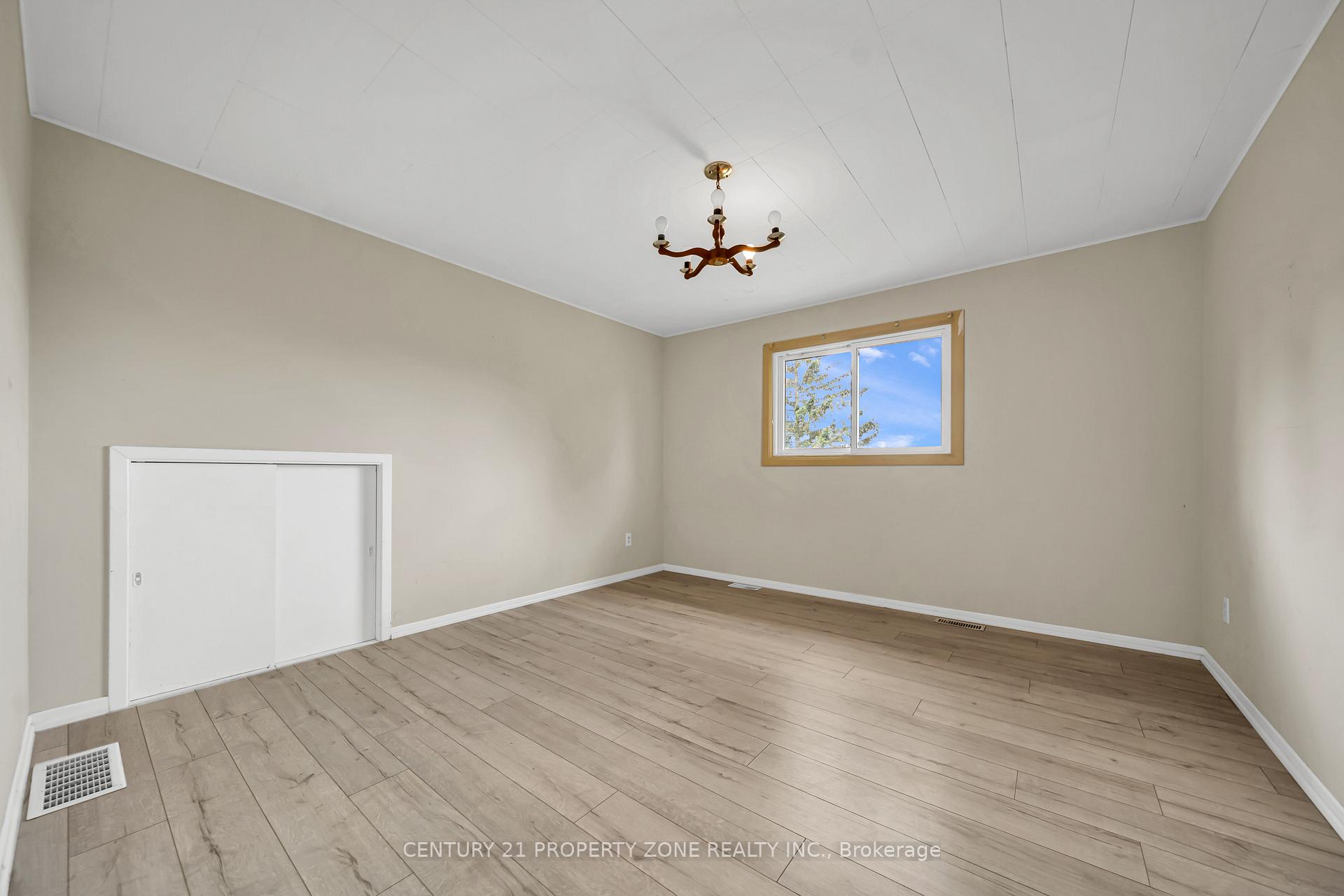 Photo 22 of 18580 Dufferin Street, King, Rural King — HOMEH