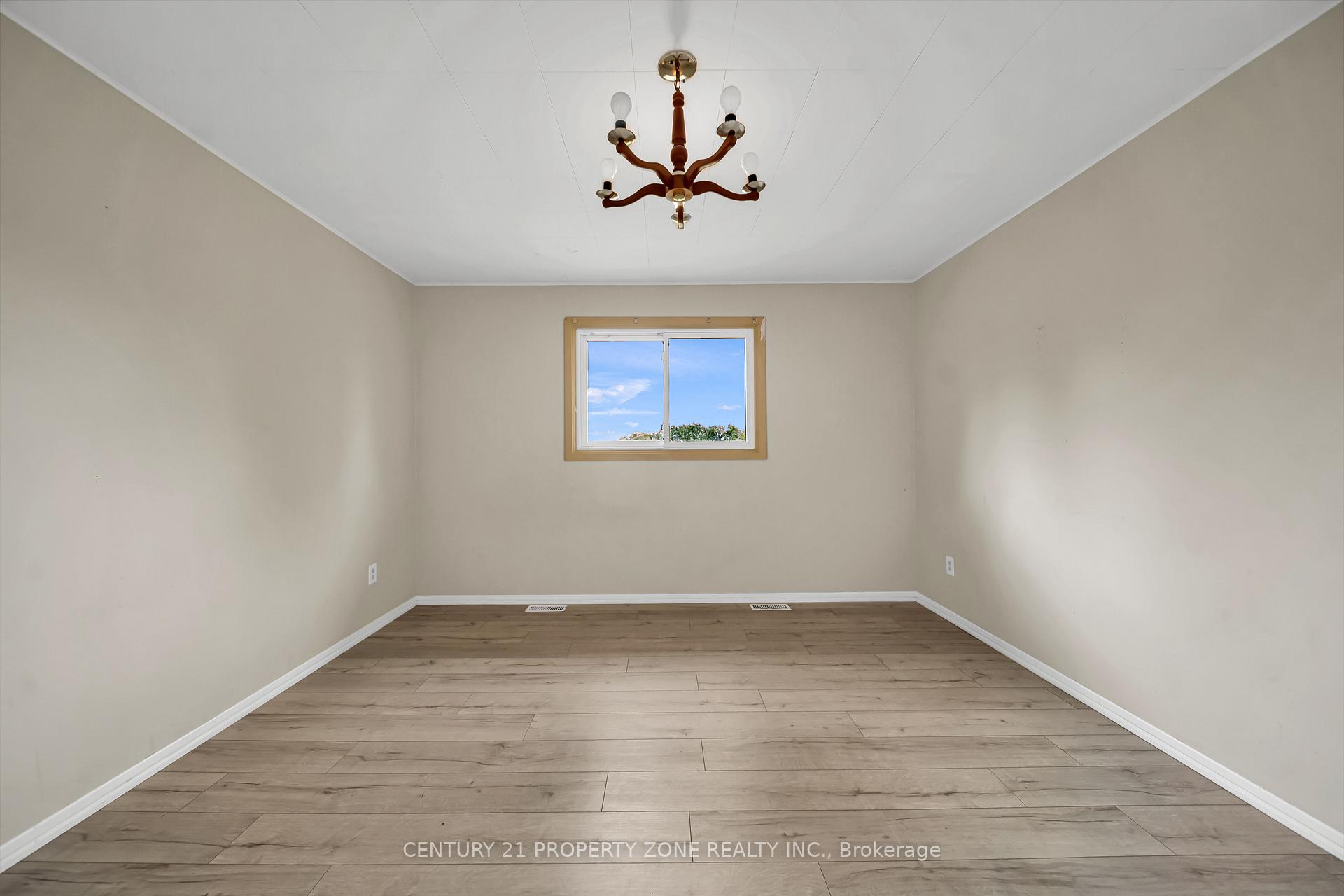 Photo 23 of 18580 Dufferin Street, King, Rural King — HOMEH