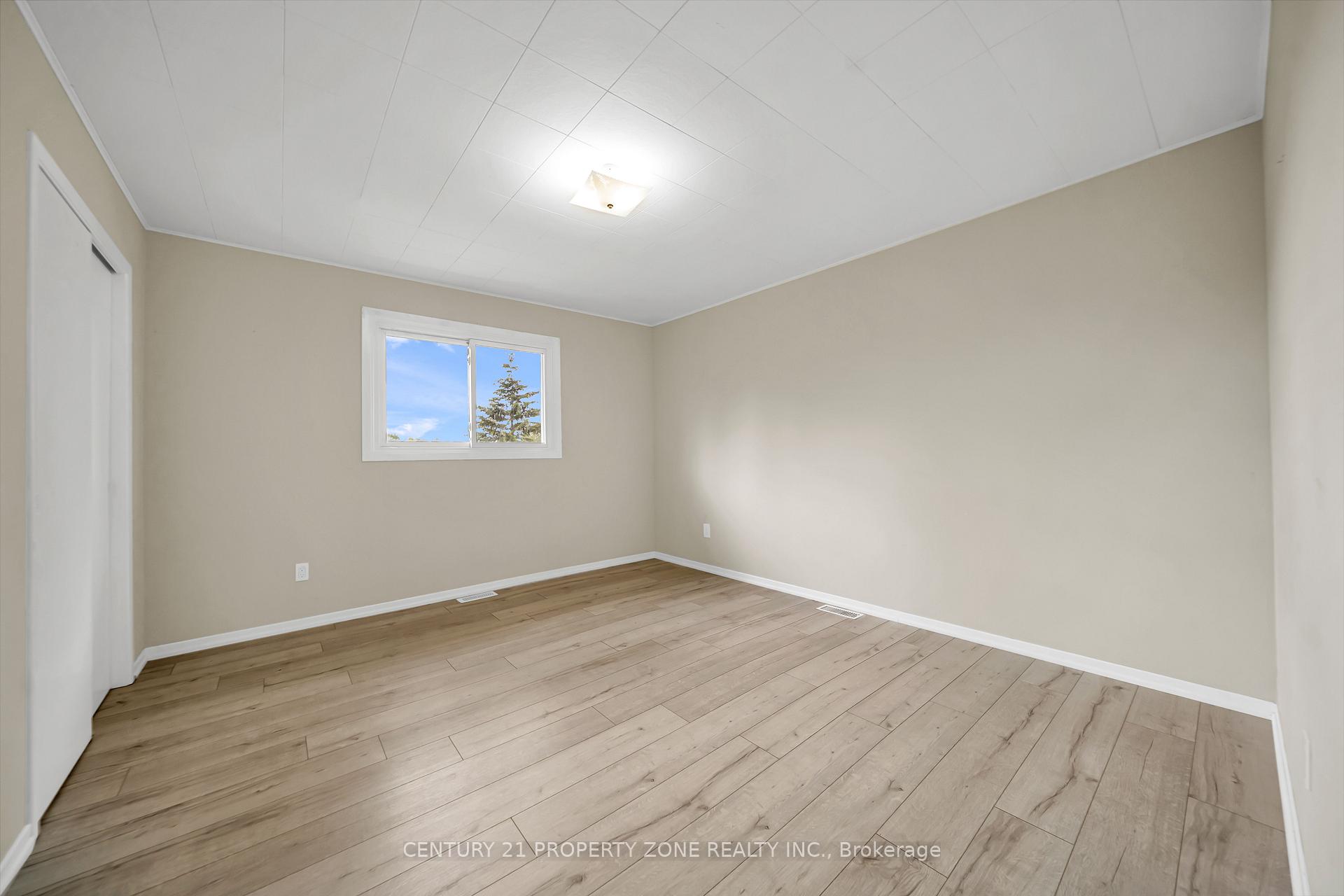 Photo 25 of 18580 Dufferin Street, King, Rural King — HOMEH