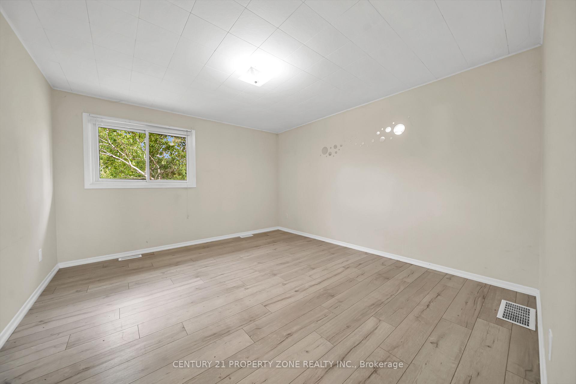 Photo 30 of 18580 Dufferin Street, King, Rural King — HOMEH