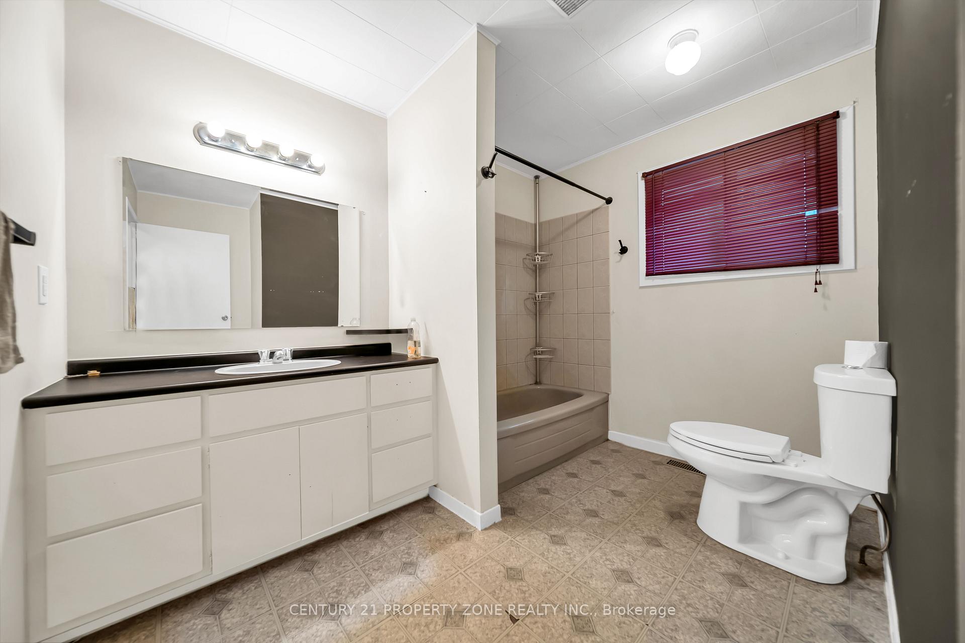 Photo 32 of 18580 Dufferin Street, King, Rural King — HOMEH