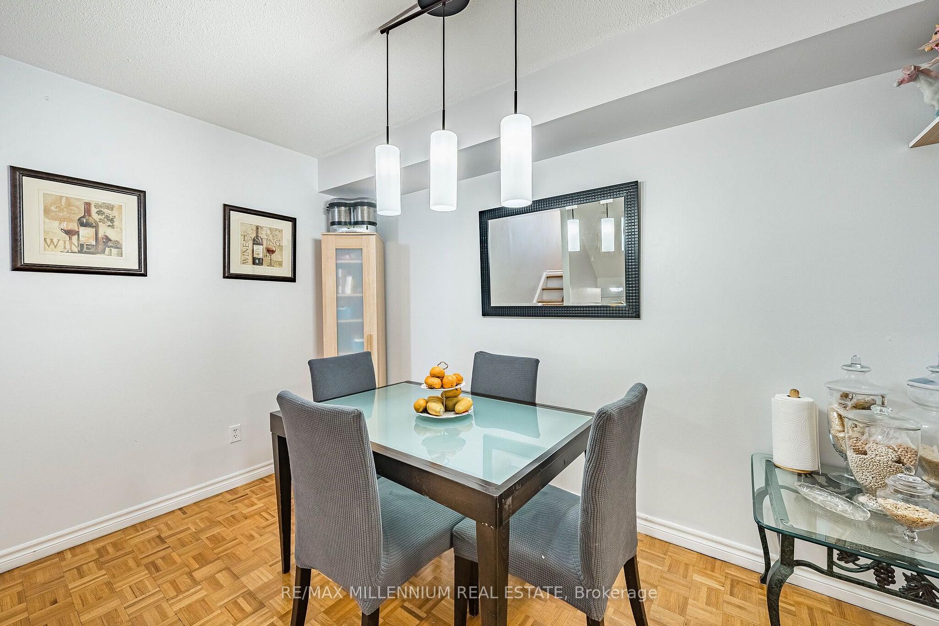 Photo 12 of 301 Milestone Crescent, Aurora, Aurora Village — HOMEH