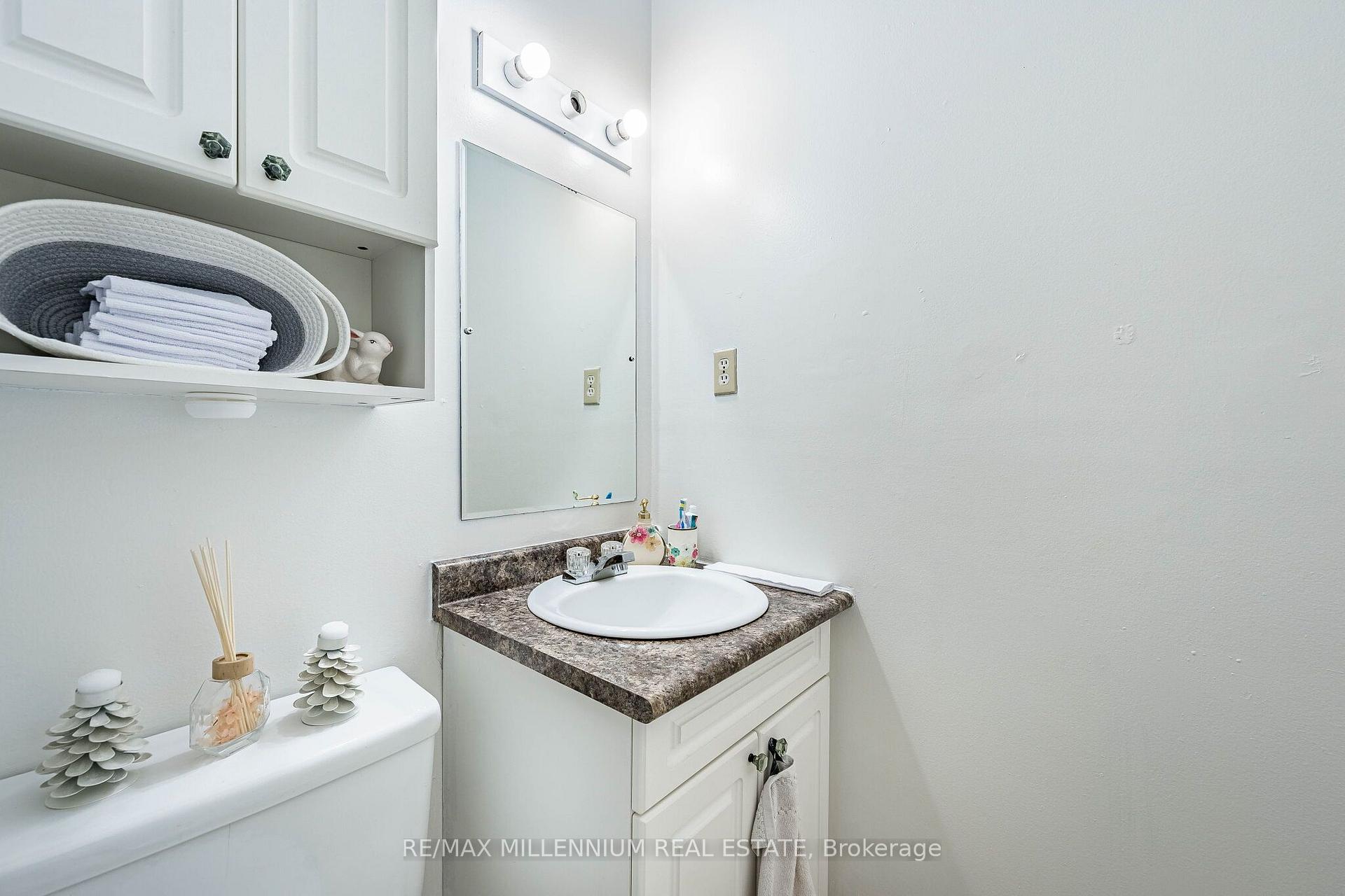 Photo 29 of 301 Milestone Crescent, Aurora, Aurora Village — HOMEH