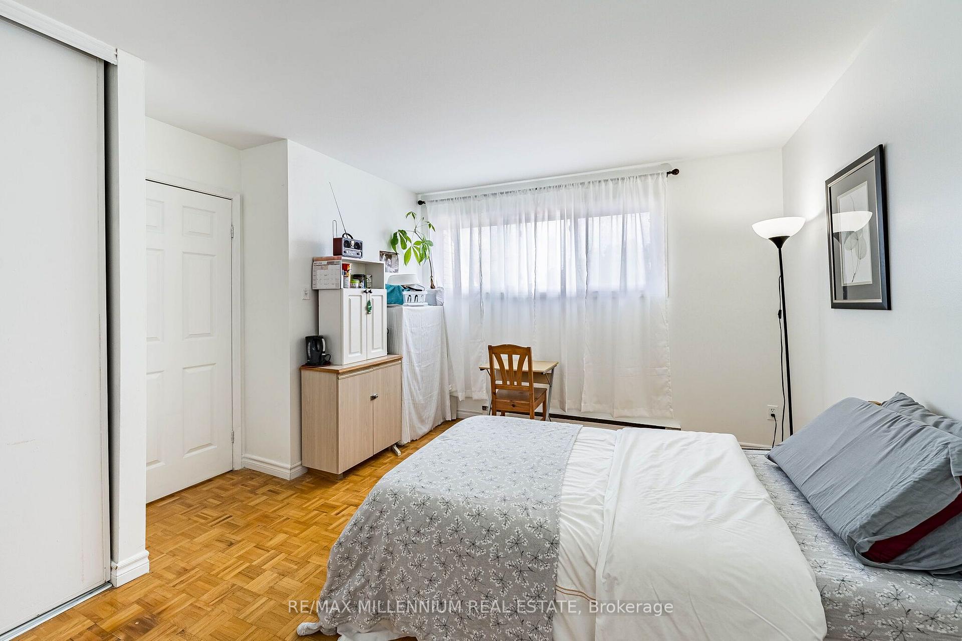 Photo 33 of 301 Milestone Crescent, Aurora, Aurora Village — HOMEH