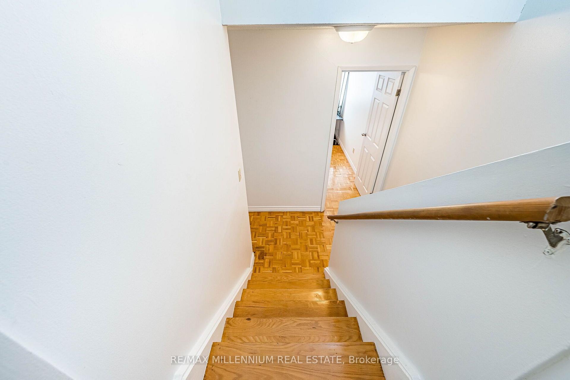 Photo 34 of 301 Milestone Crescent, Aurora, Aurora Village — HOMEH