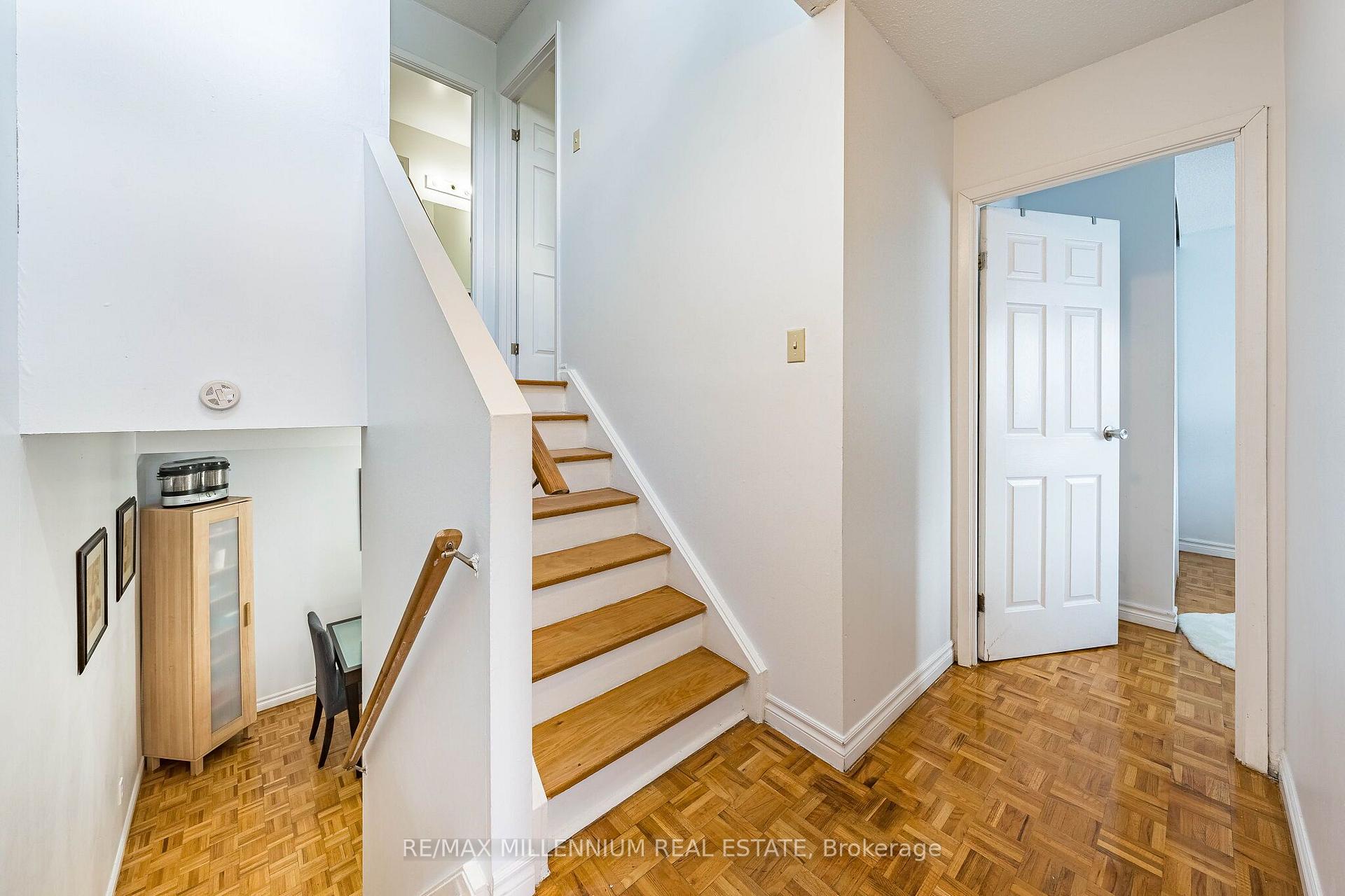 Photo 35 of 301 Milestone Crescent, Aurora, Aurora Village — HOMEH
