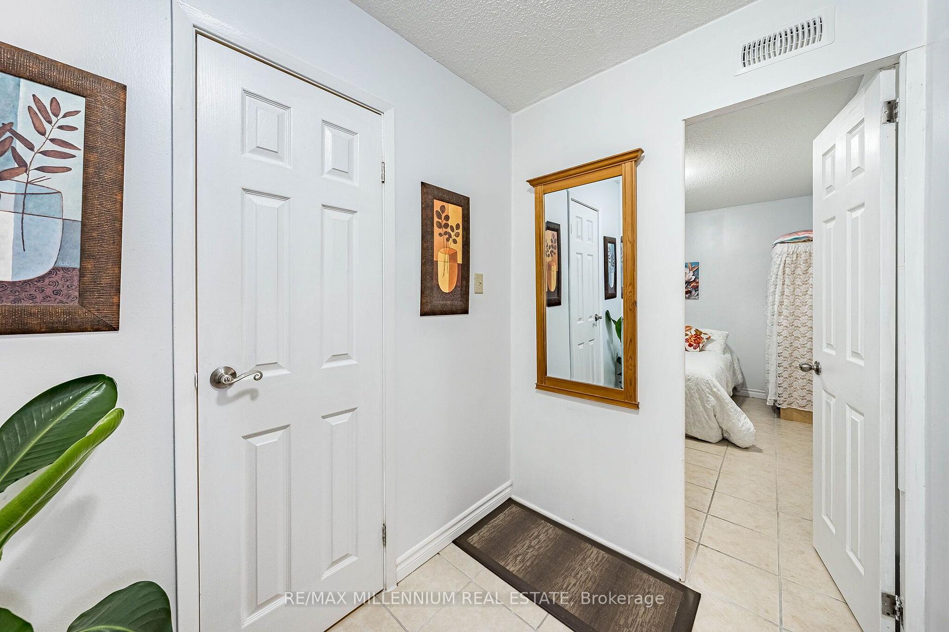 Photo 37 of 301 Milestone Crescent, Aurora, Aurora Village — HOMEH