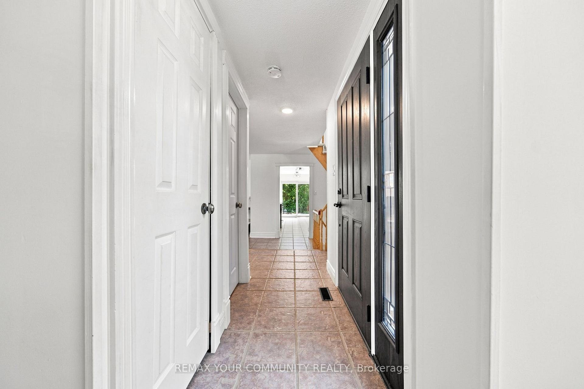 Photo 3 of 1544 Greenbriar Drive, Oakville, Glen Abbey — HOMEH