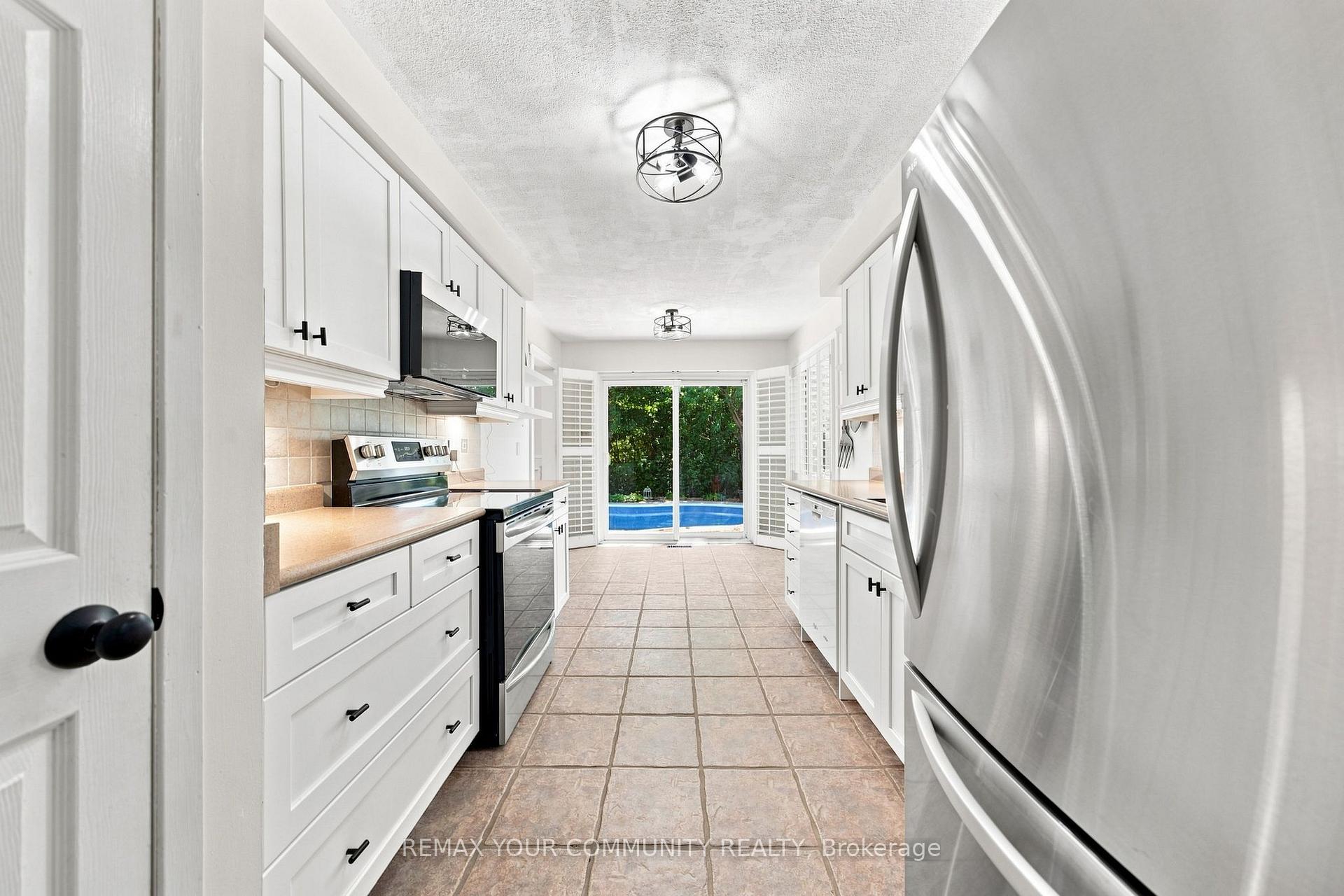 Photo 7 of 1544 Greenbriar Drive, Oakville, Glen Abbey — HOMEH