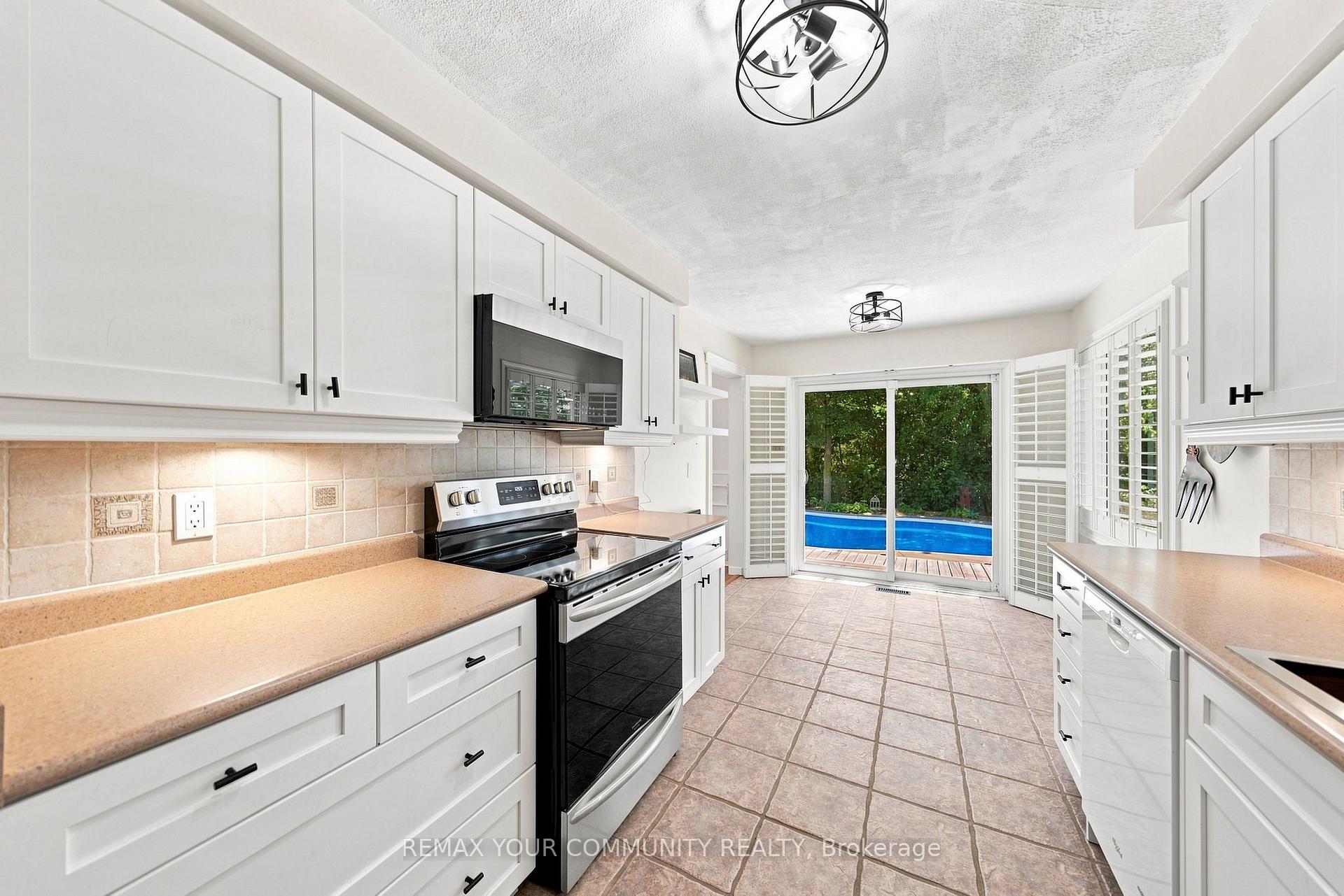 Photo 9 of 1544 Greenbriar Drive, Oakville, Glen Abbey — HOMEH