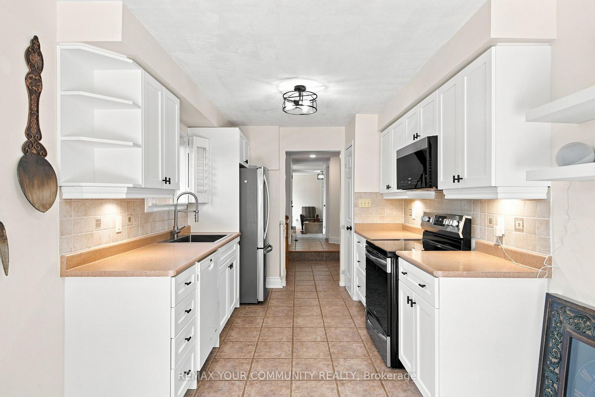 Photo 10 of 1544 Greenbriar Drive, Oakville, Glen Abbey — HOMEH