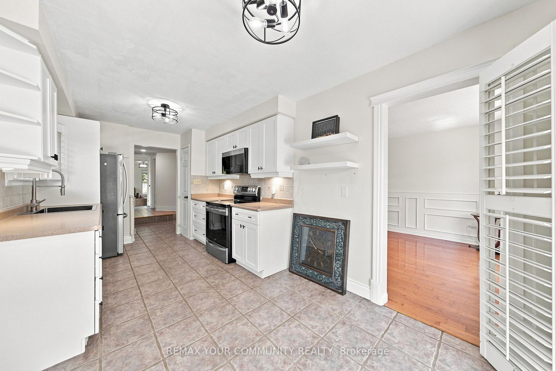 Photo 11 of 1544 Greenbriar Drive, Oakville, Glen Abbey — HOMEH