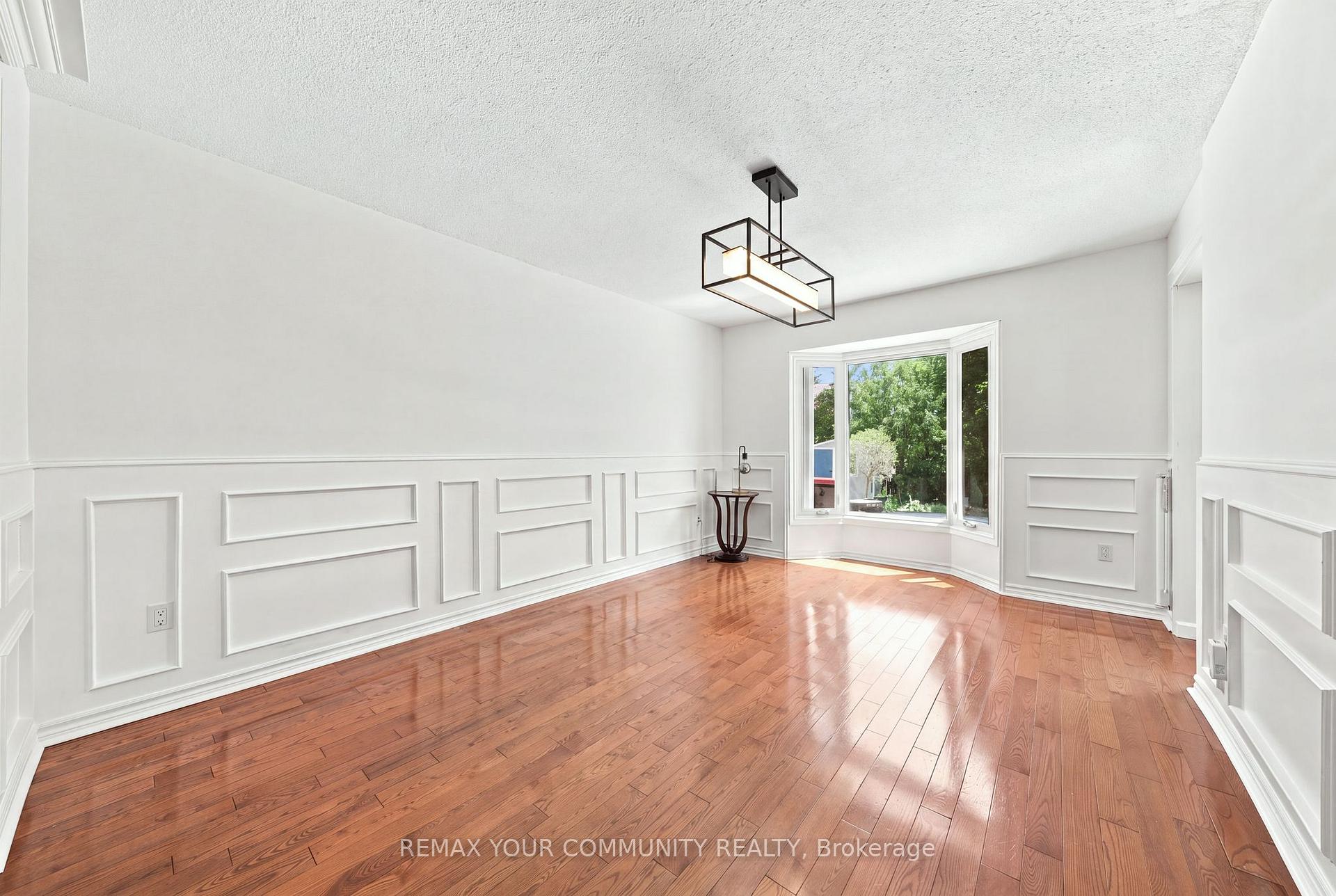 Photo 12 of 1544 Greenbriar Drive, Oakville, Glen Abbey — HOMEH