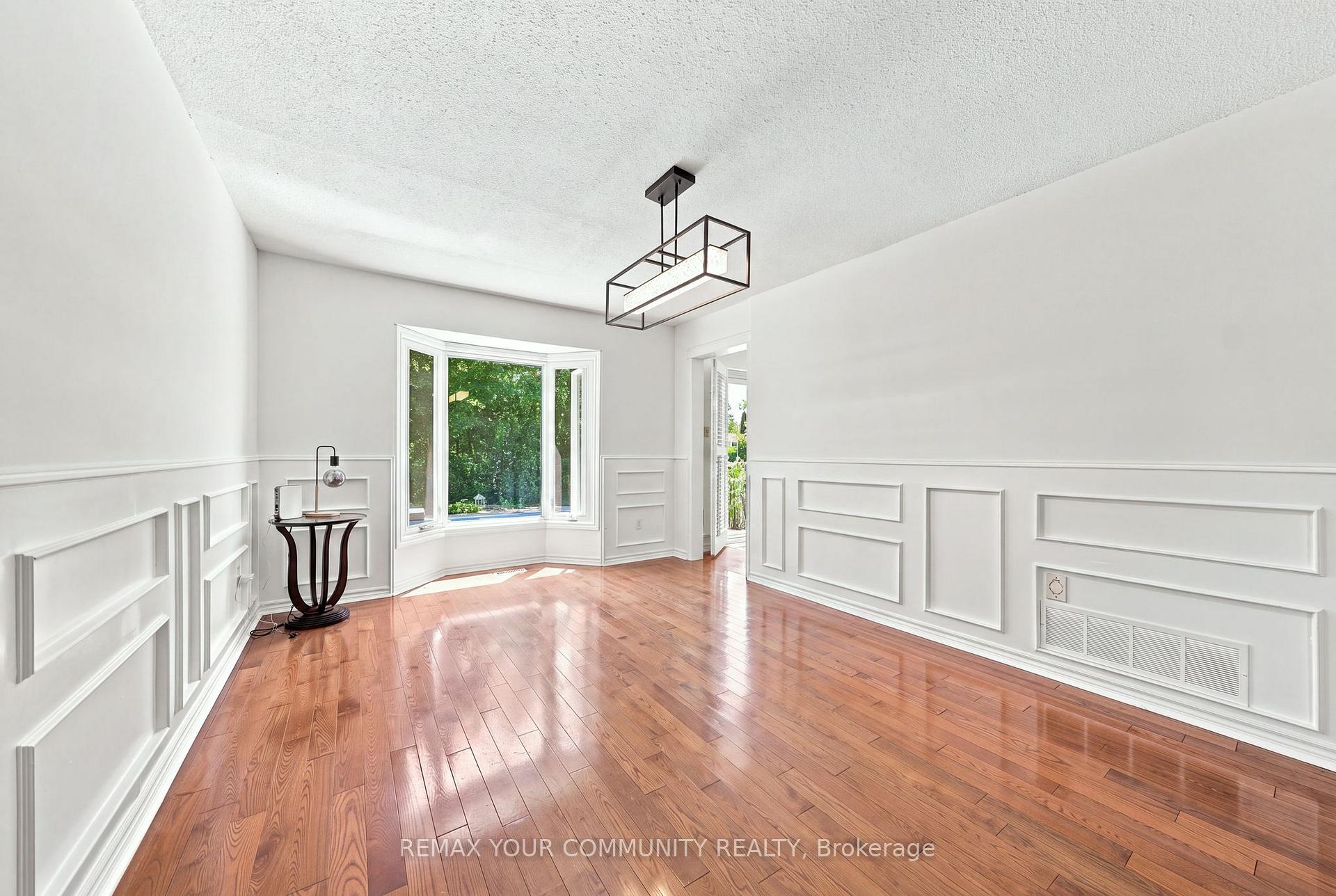 Photo 13 of 1544 Greenbriar Drive, Oakville, Glen Abbey — HOMEH