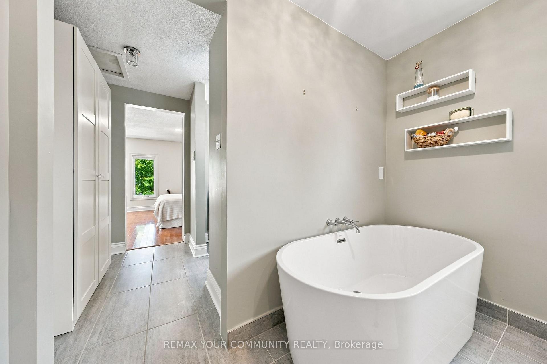 Photo 25 of 1544 Greenbriar Drive, Oakville, Glen Abbey — HOMEH