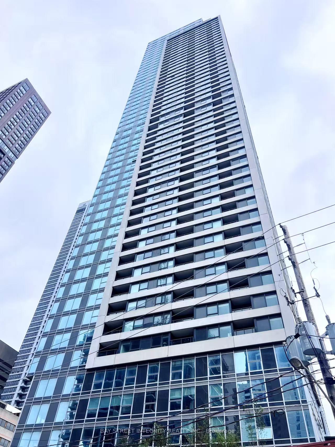 Photo 4 of Unit 4501, 609 Sherbourne Street, Toronto, North St. James Town — HOMEH