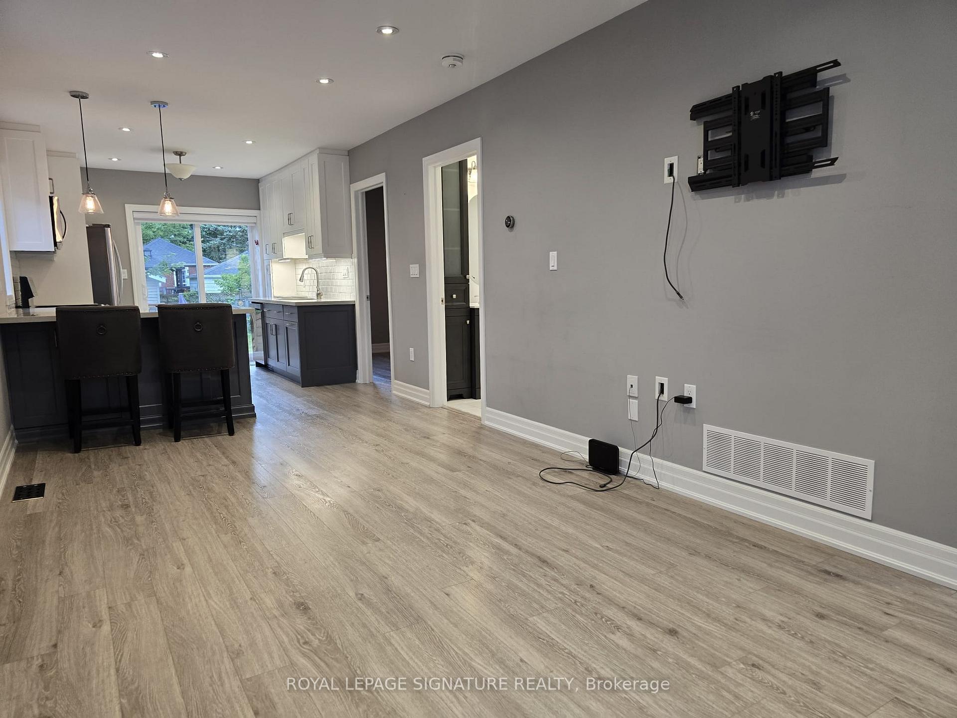 Photo 23 of Unit Upper, 141 Phillip Avenue, Scarborough, Birchcliffe-Cliffside — HOMEH